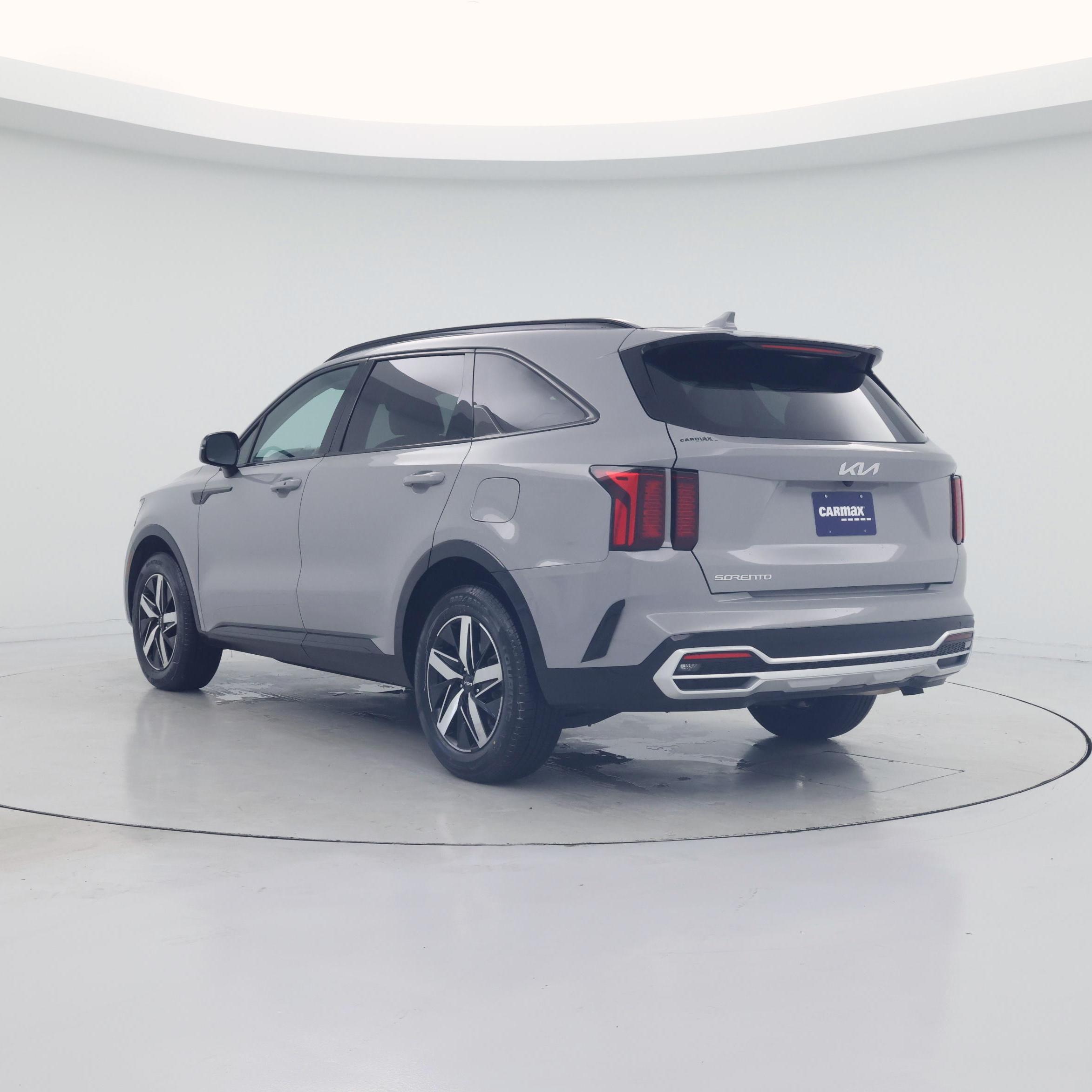 Thumbnail: 2023 Kia Sorento - 2