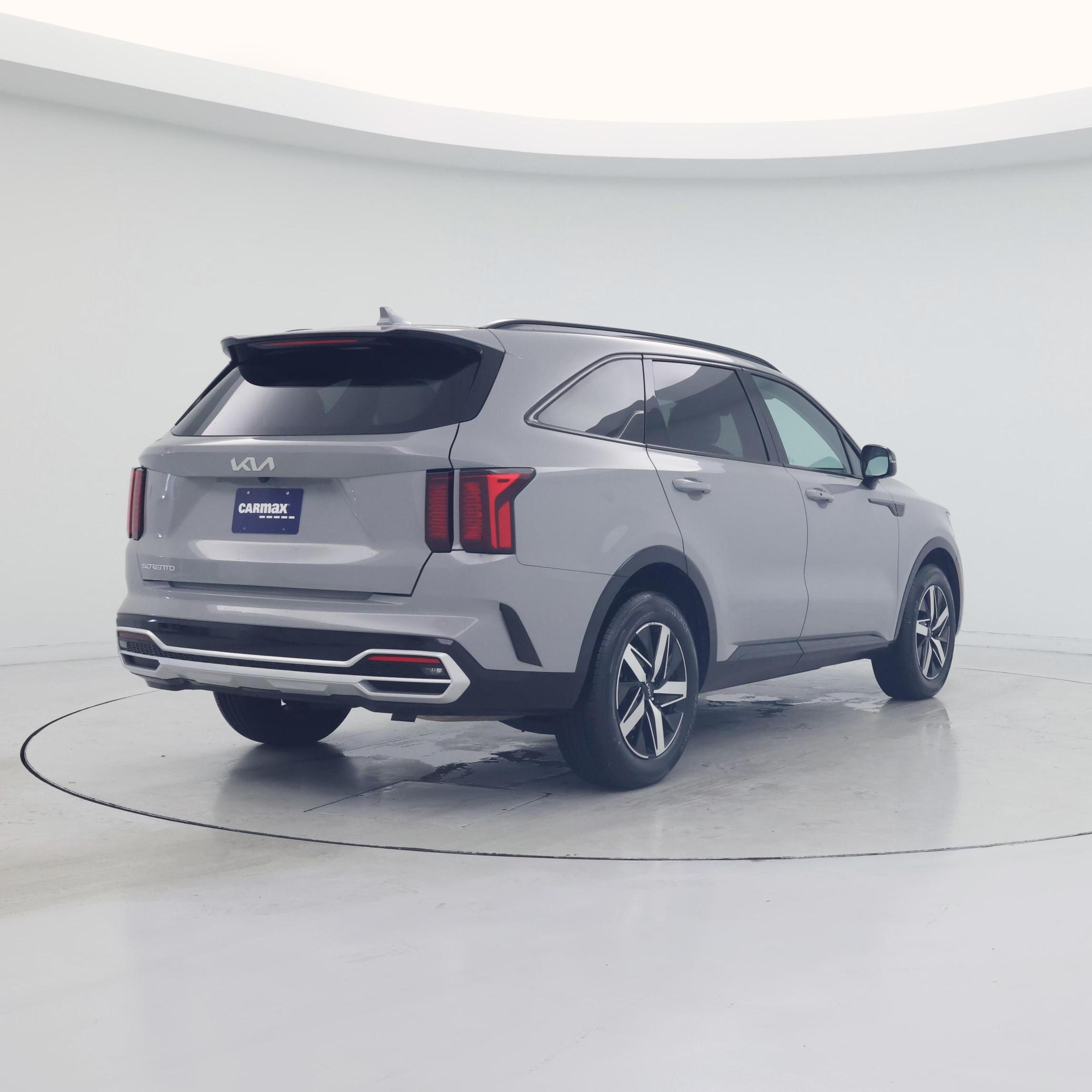 Thumbnail: 2023 Kia Sorento - 8