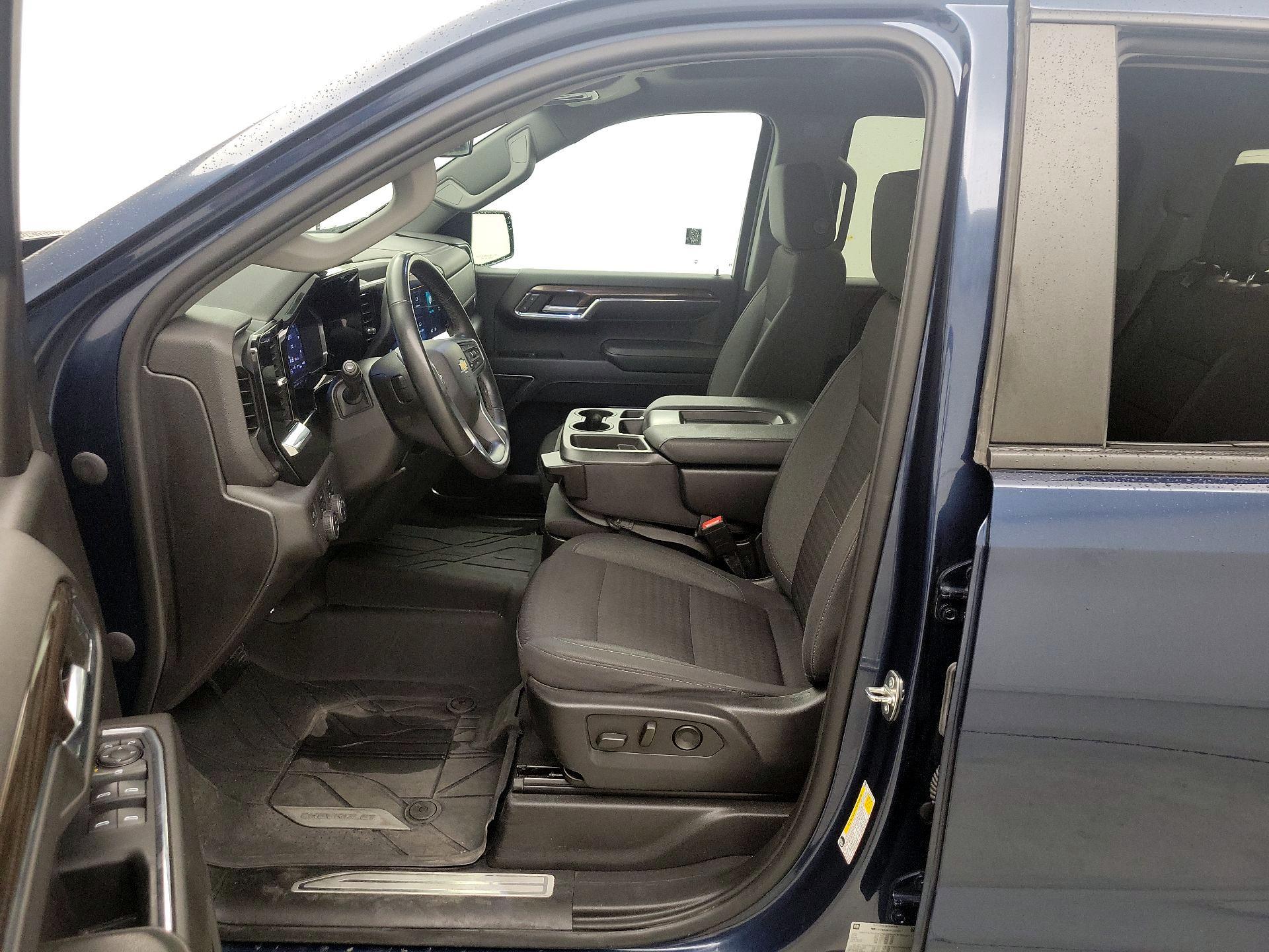 Thumbnail: 2023 Chevrolet Silverado 1500 - 11