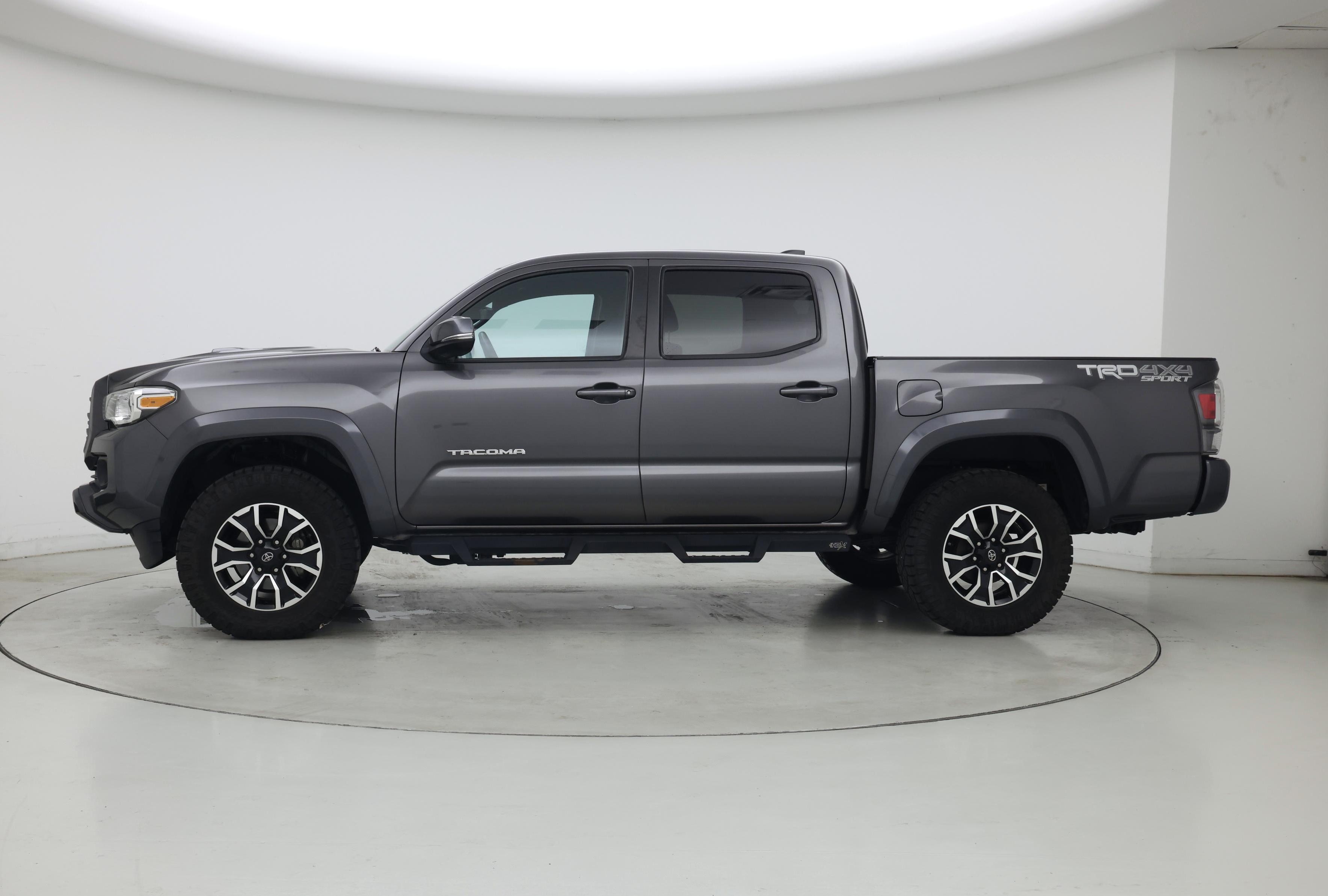Thumbnail: 2021 Toyota Tacoma - 3