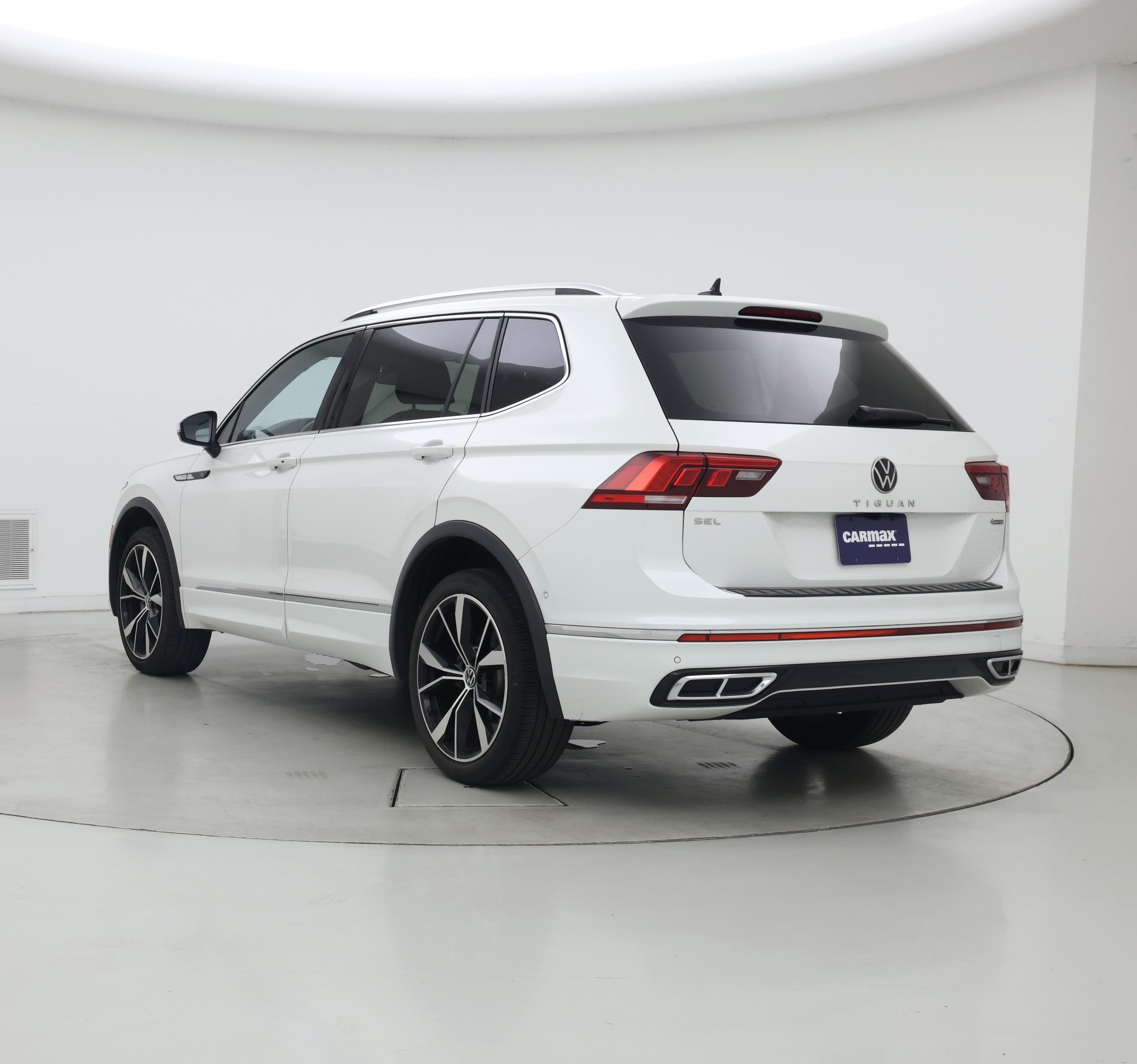 Thumbnail: 2023 Volkswagen Tiguan - 2