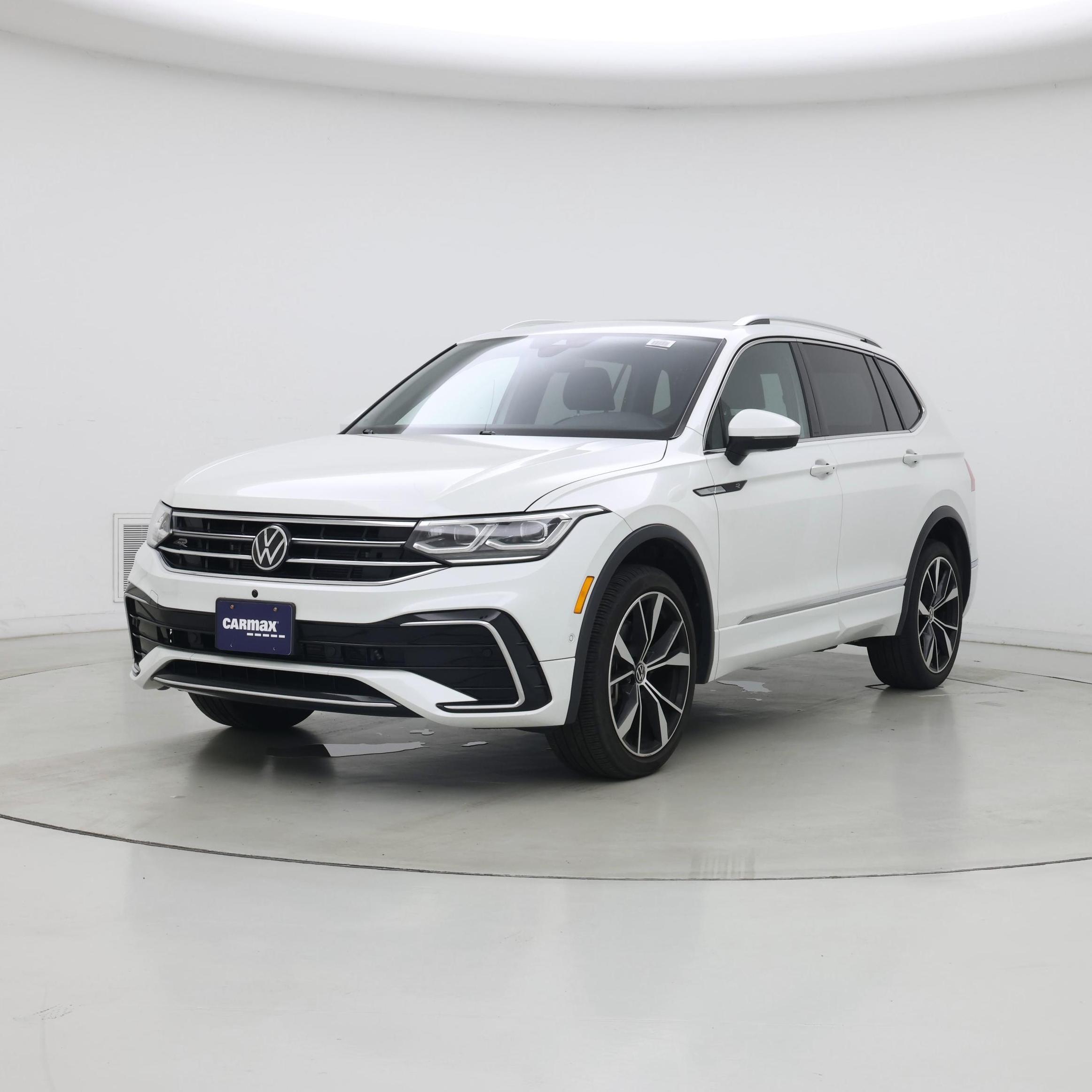 Thumbnail: 2023 Volkswagen Tiguan - 4