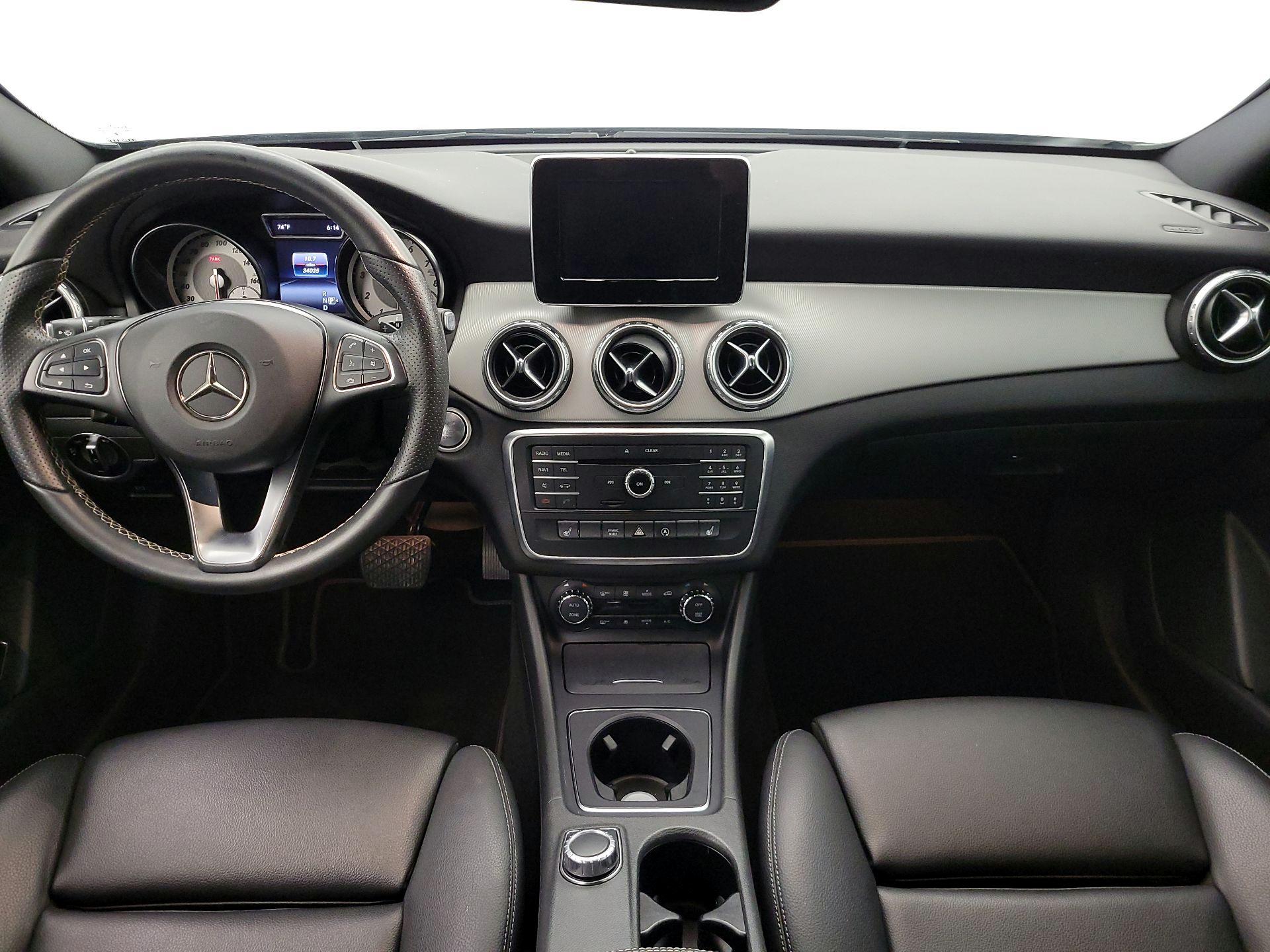 Thumbnail: 2017 Mercedes-Benz GLA - 9