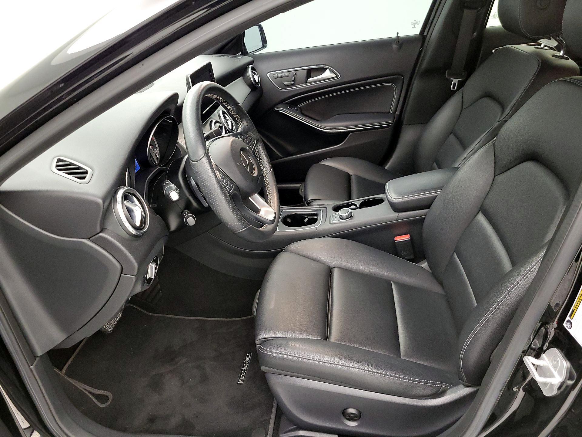 Thumbnail: 2017 Mercedes-Benz GLA - 11