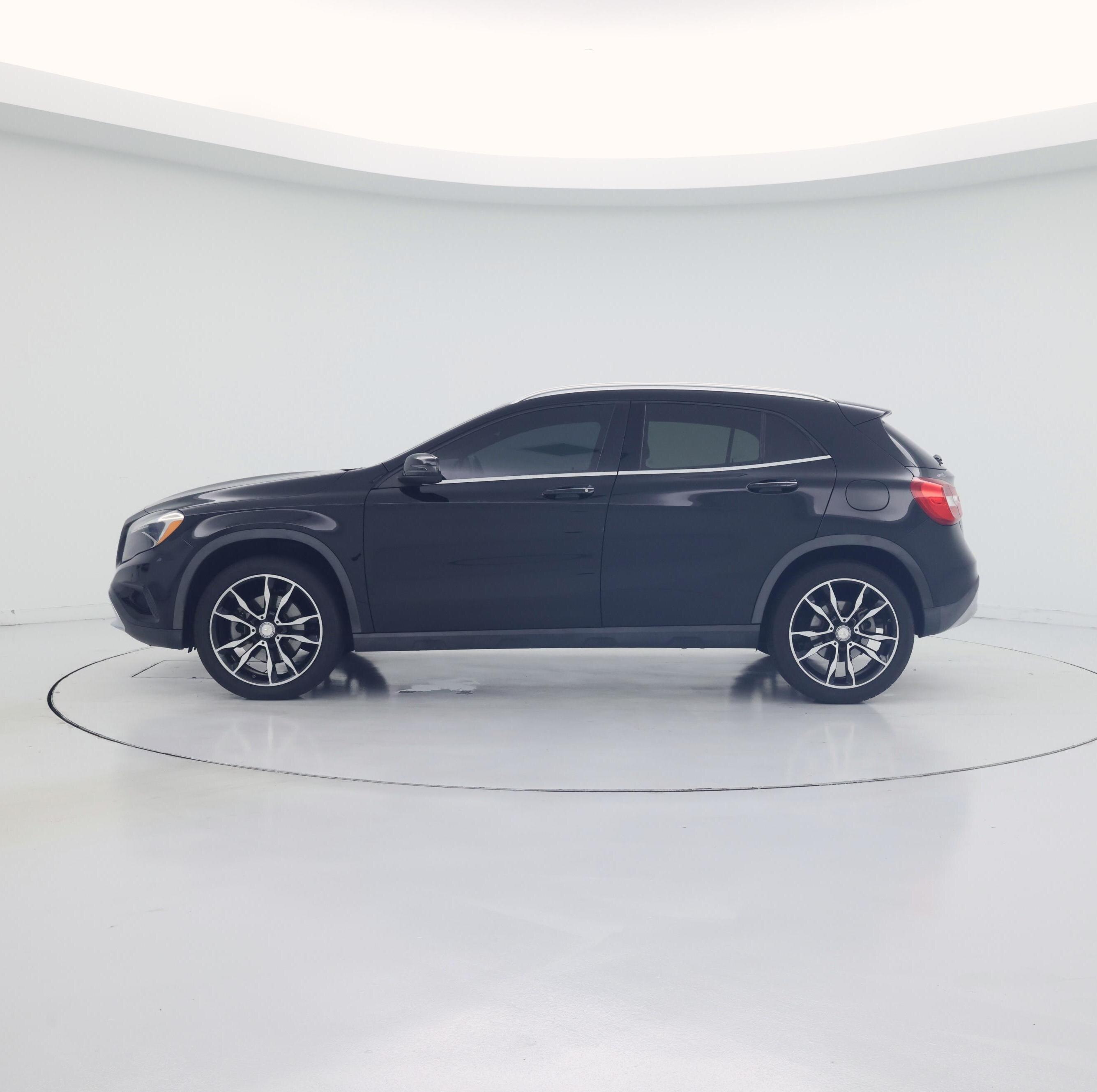 Thumbnail: 2017 Mercedes-Benz GLA - 3