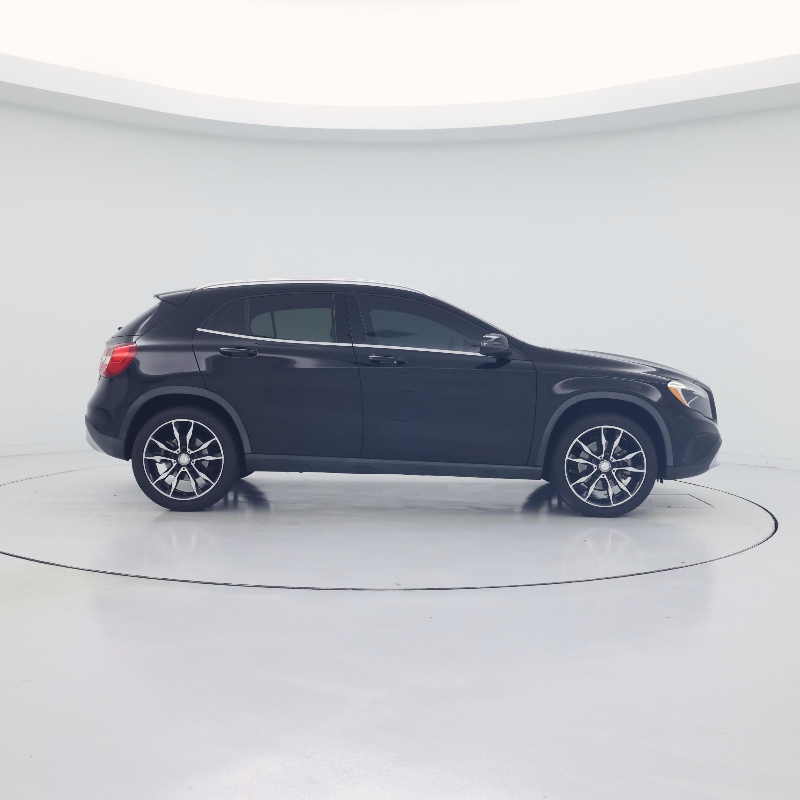 Thumbnail: 2017 Mercedes-Benz GLA - 7