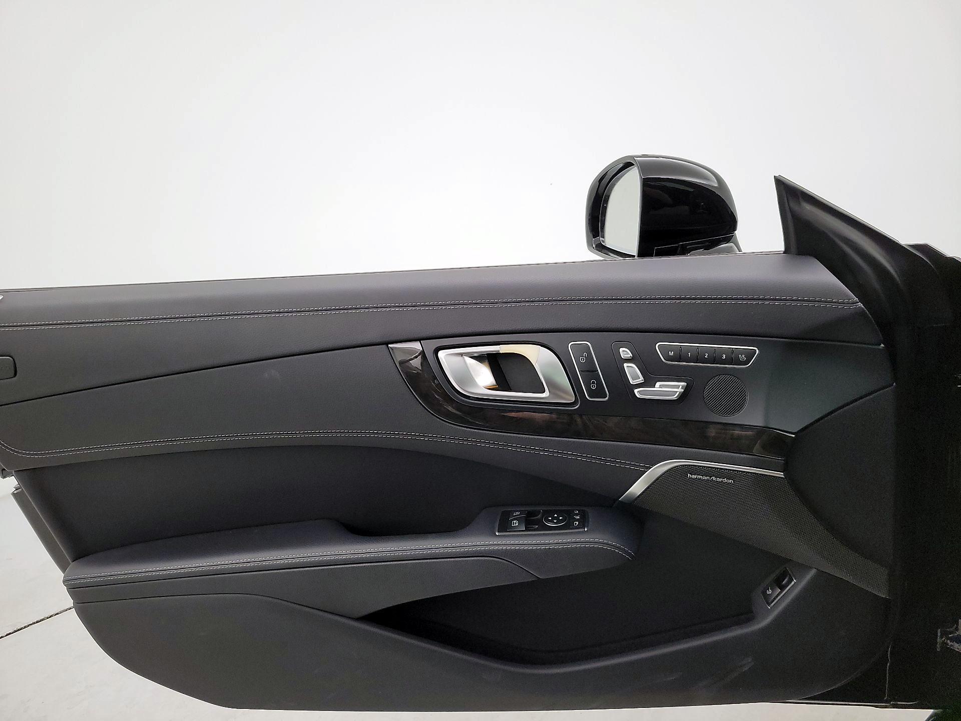 Thumbnail: 2017 Mercedes-Benz SL-Class - 12