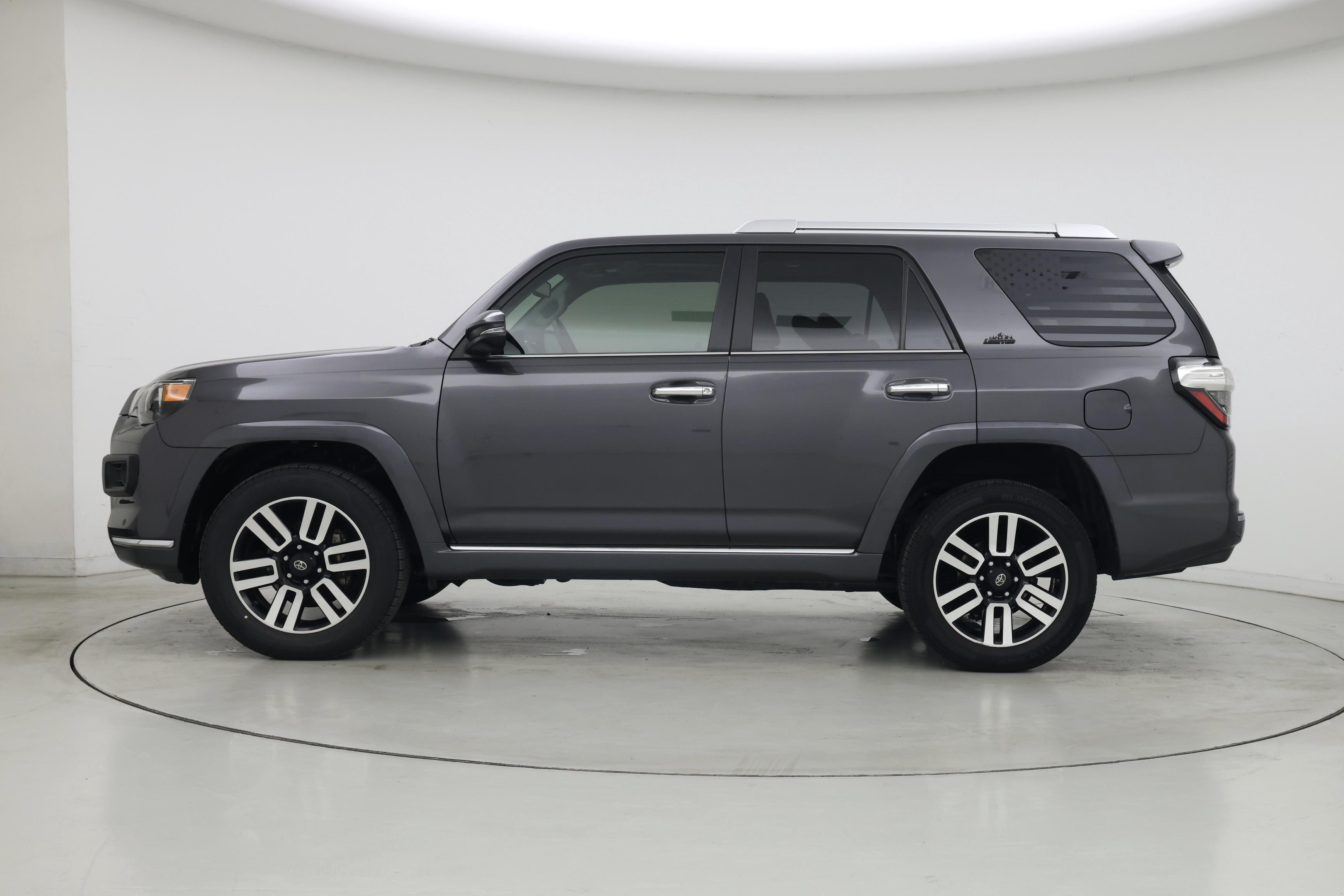Thumbnail: 2018 Toyota 4Runner - 3