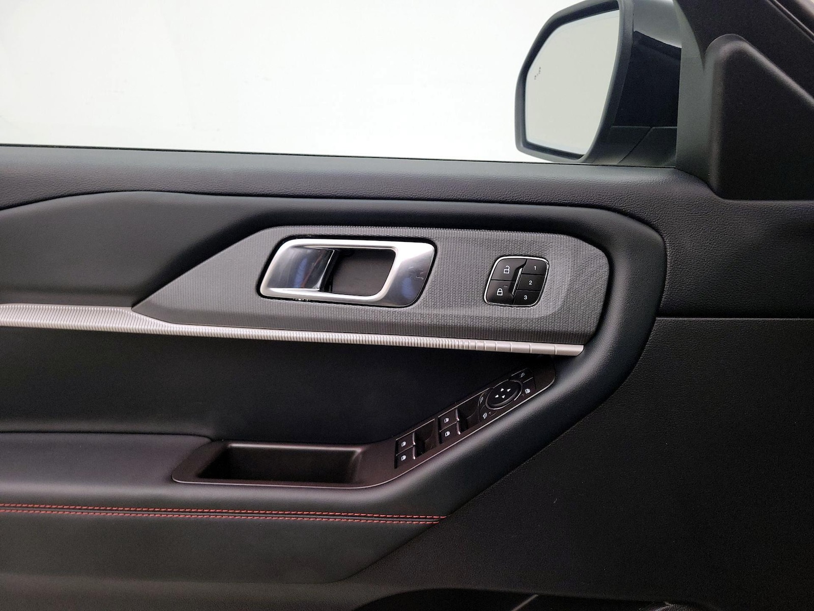 2025 Ford Explorer ST-LINE - Photo 13