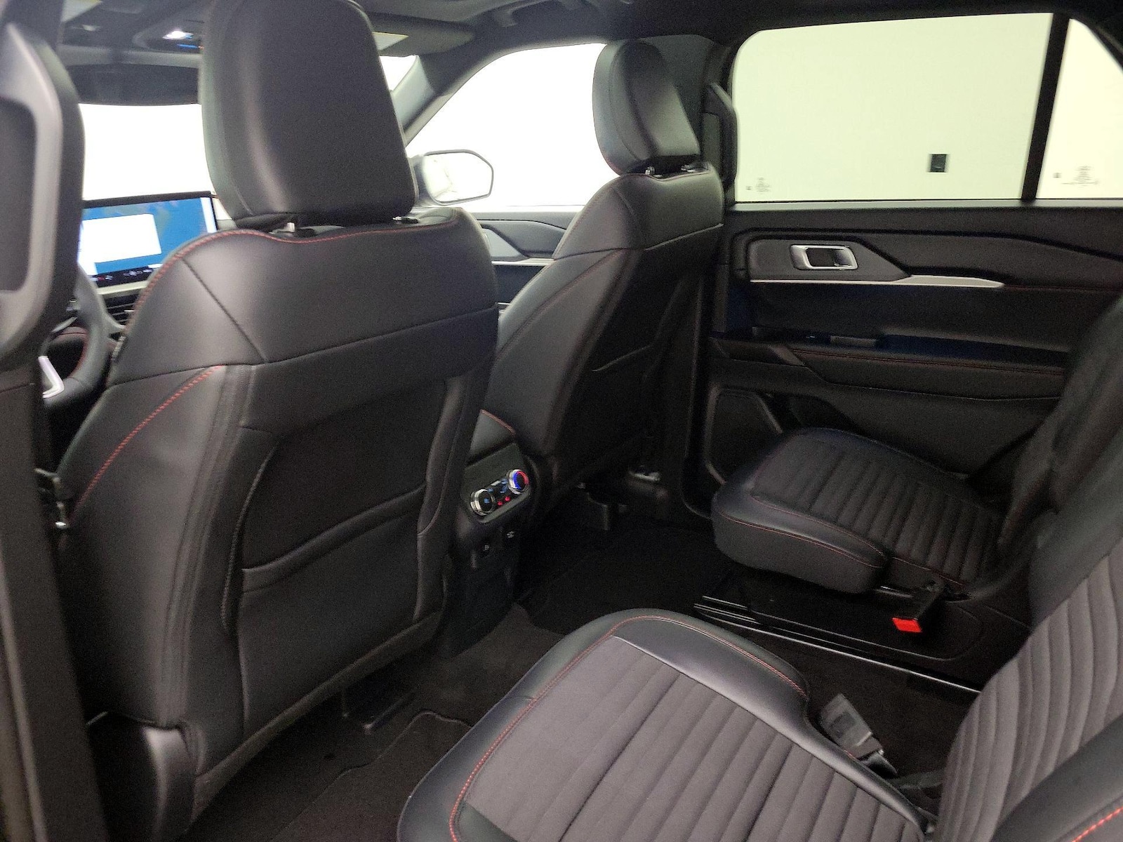 2025 Ford Explorer ST-LINE - Photo 22