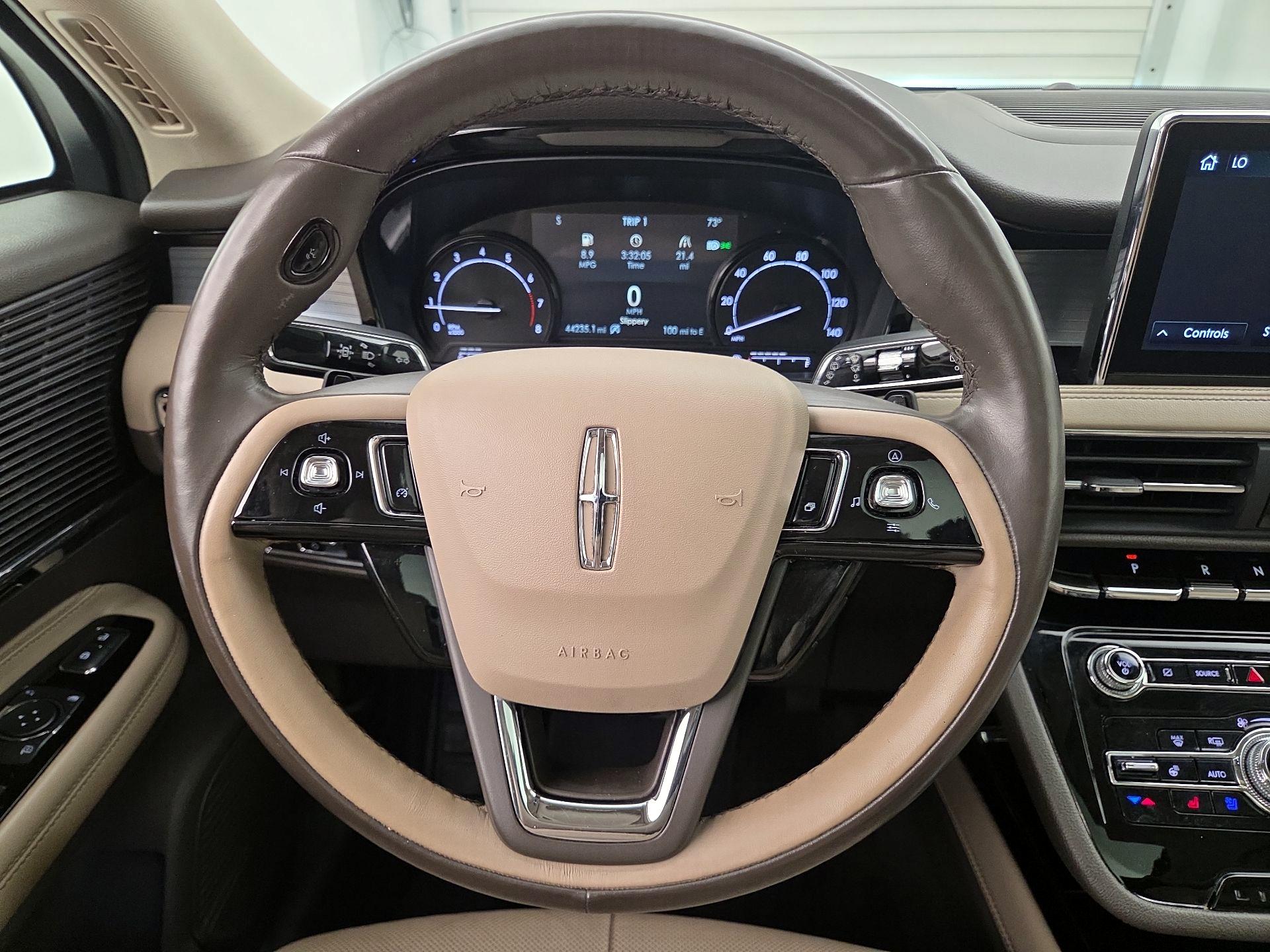 Thumbnail: 2022 Lincoln Corsair - 10