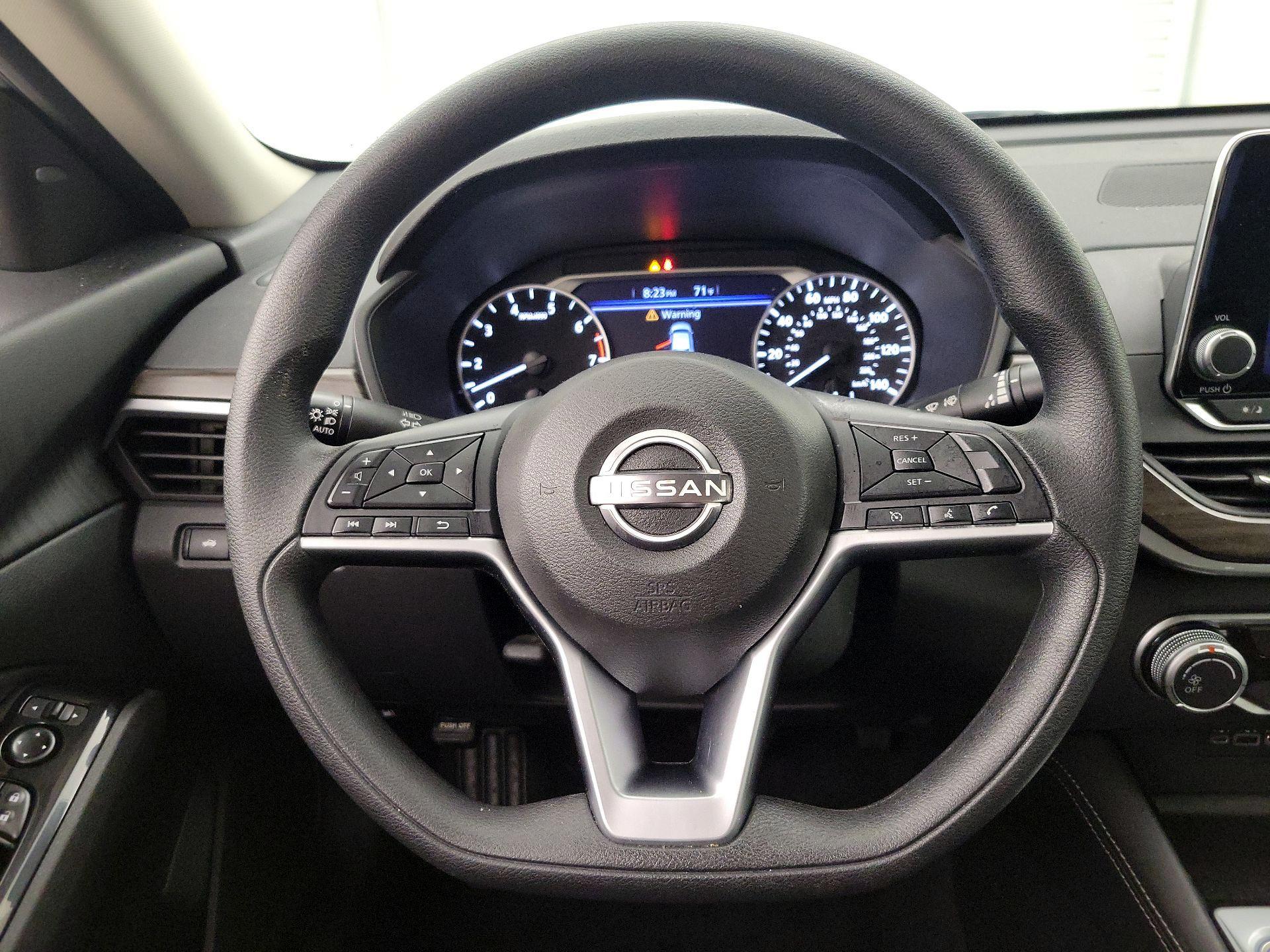Thumbnail: 2023 Nissan Altima - 10