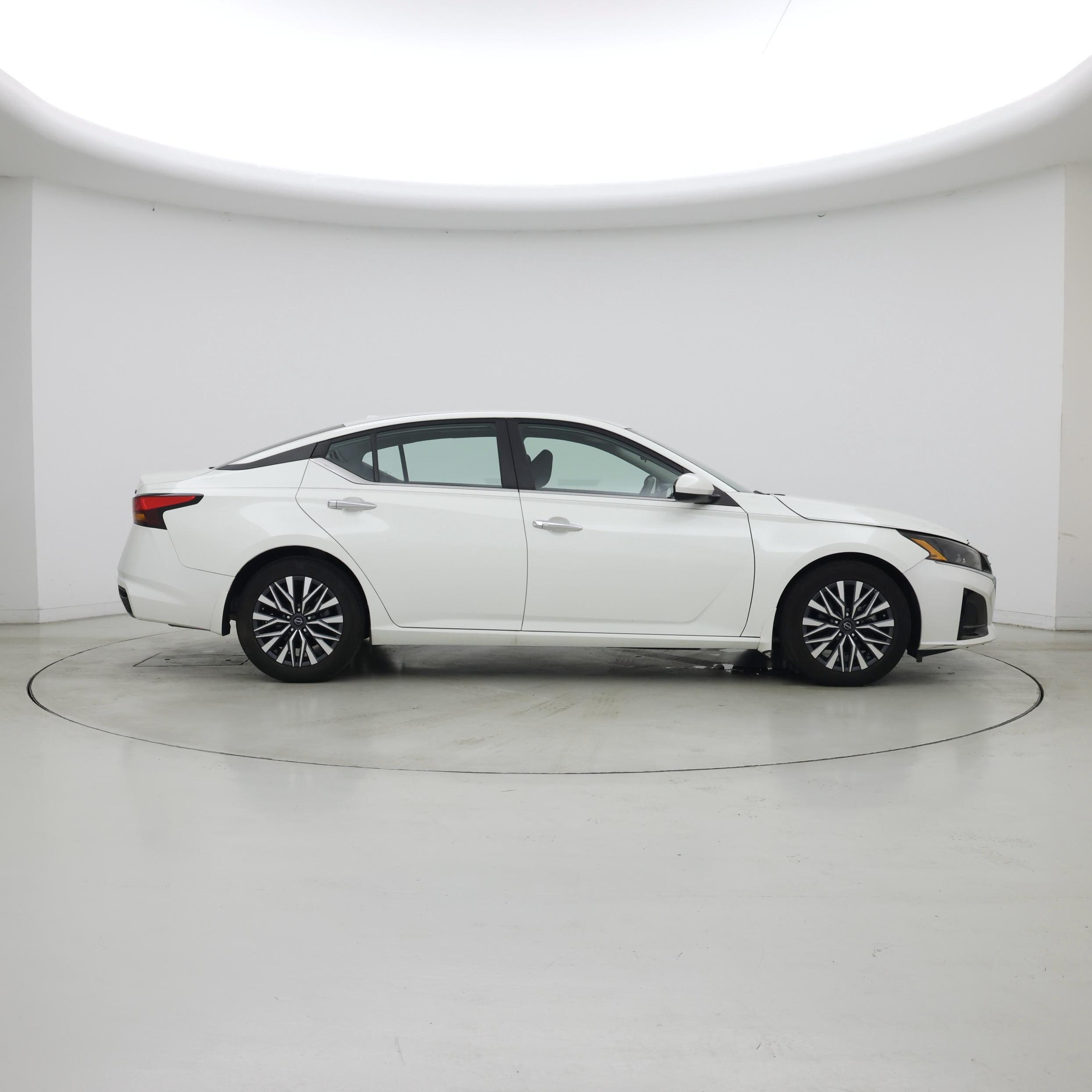 Thumbnail: 2023 Nissan Altima - 7