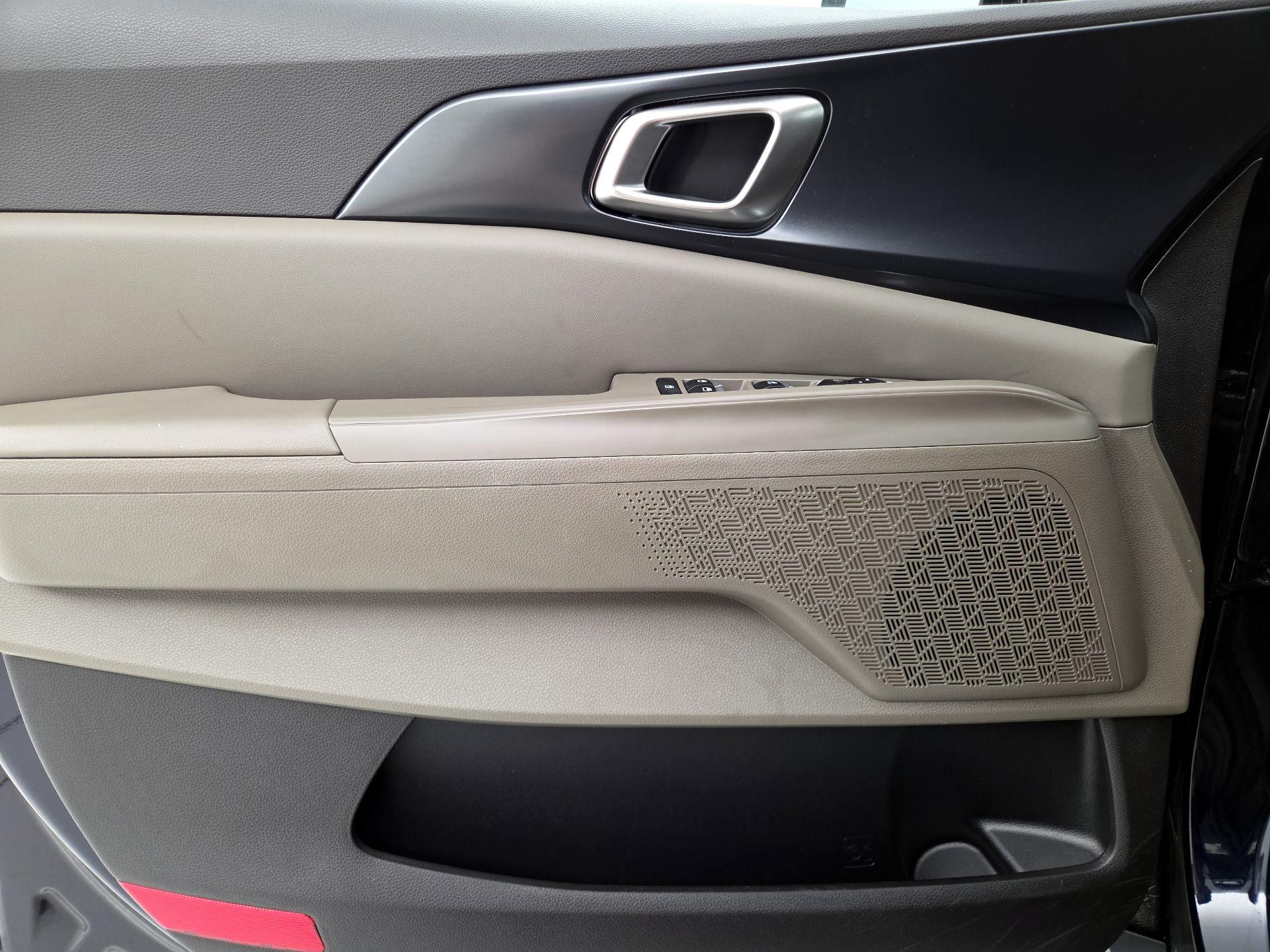 Thumbnail: 2025 Kia Carnival - 12
