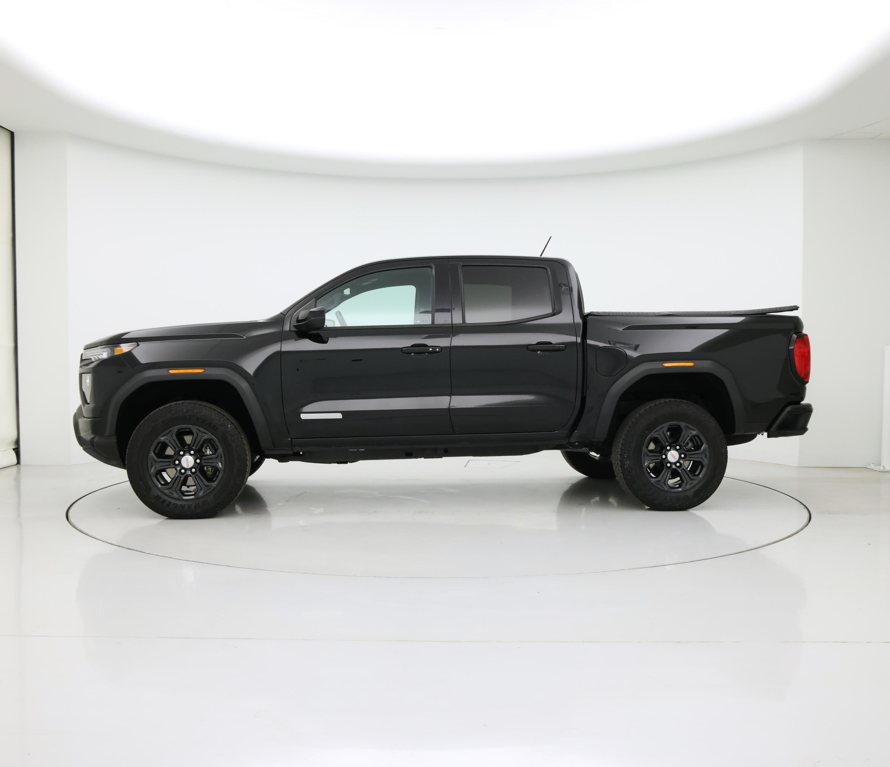Thumbnail: 2023 GMC Canyon - 3