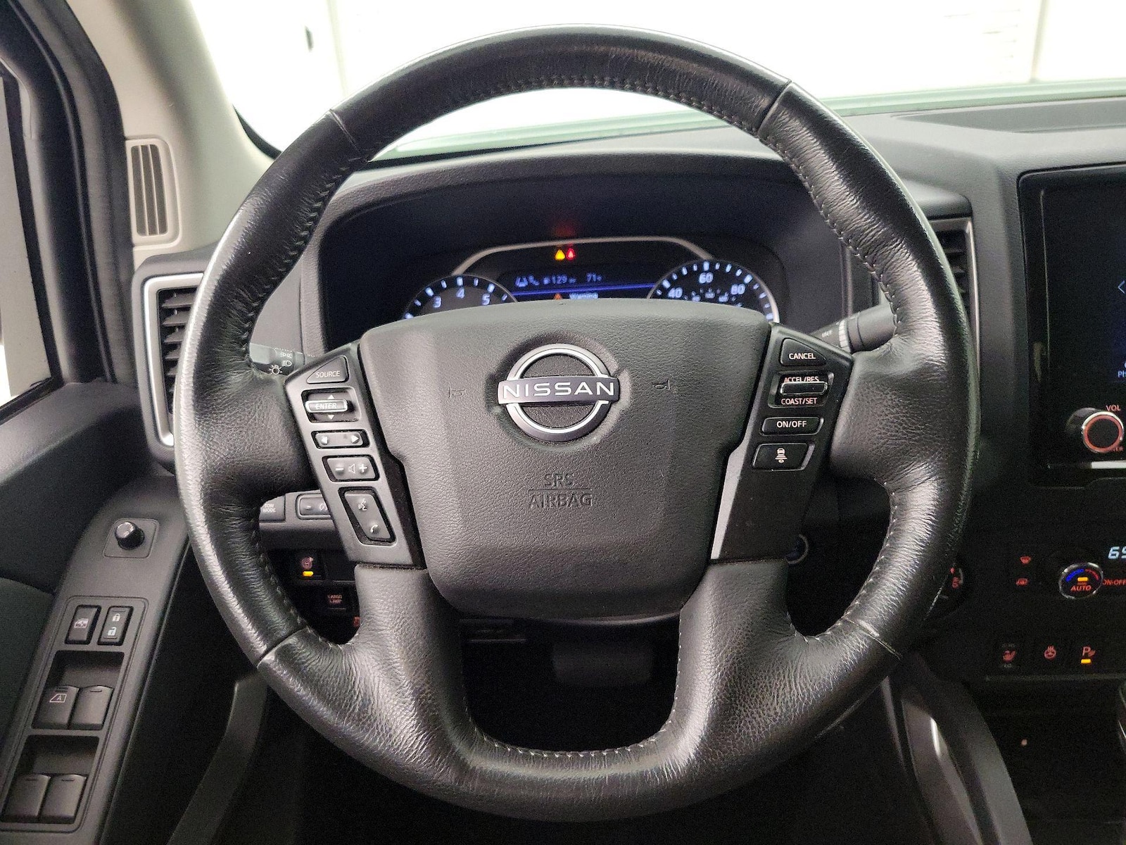 2024 Nissan Frontier SV - Photo 11