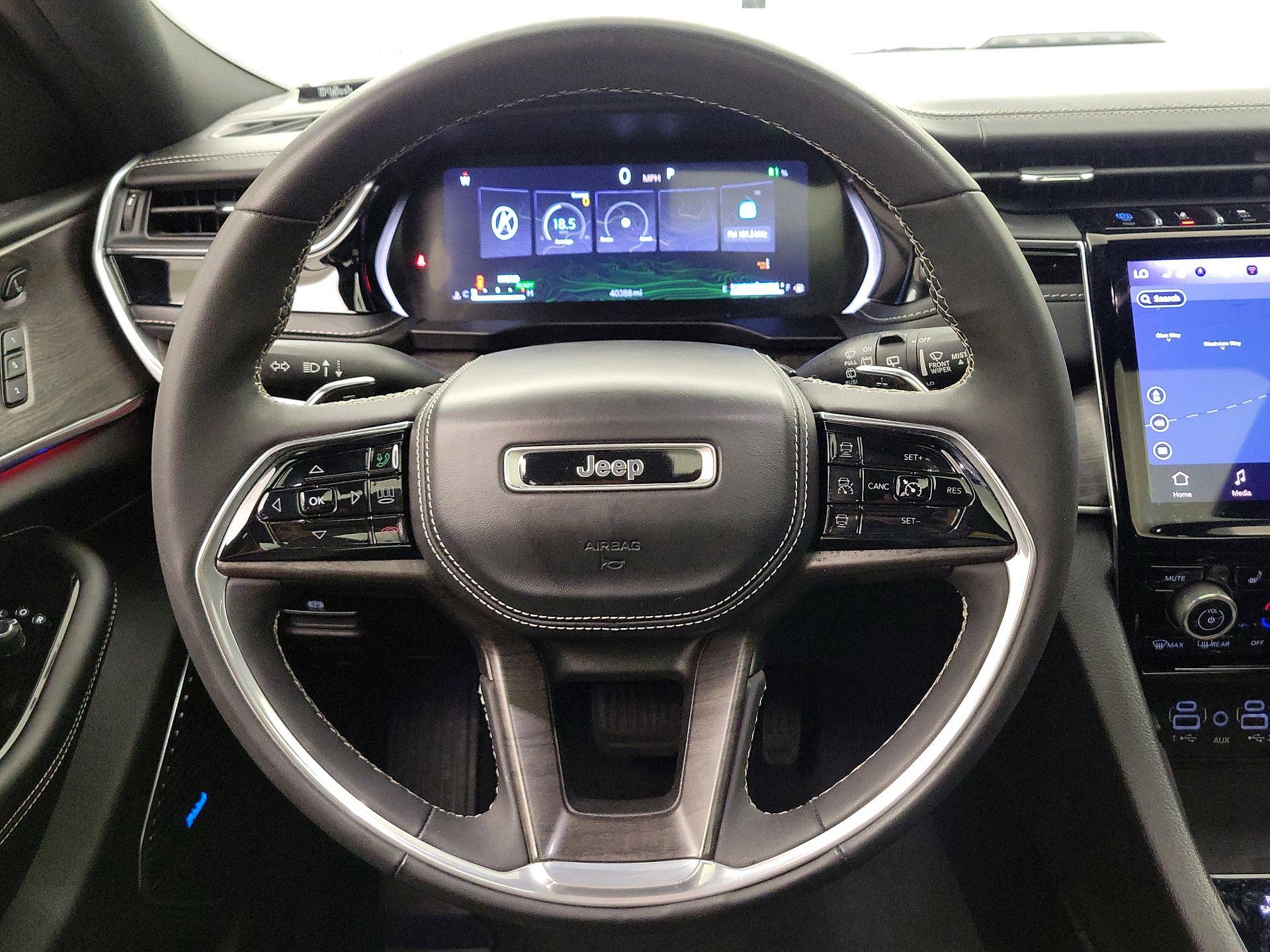 Thumbnail: 2022 Jeep Grand Cherokee - 10