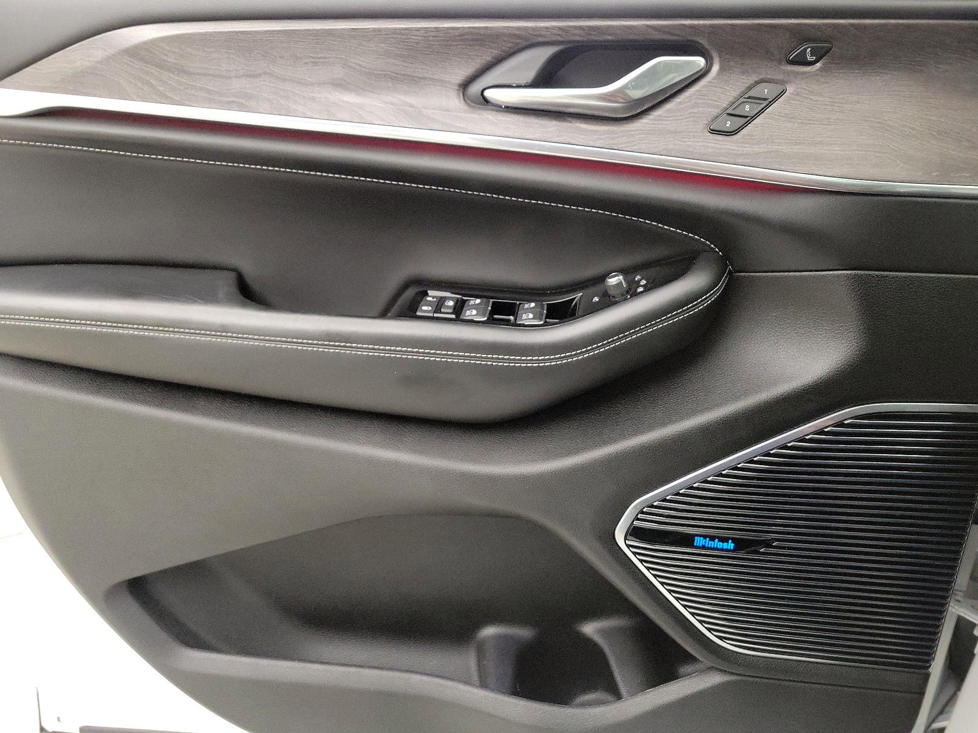Thumbnail: 2022 Jeep Grand Cherokee - 12