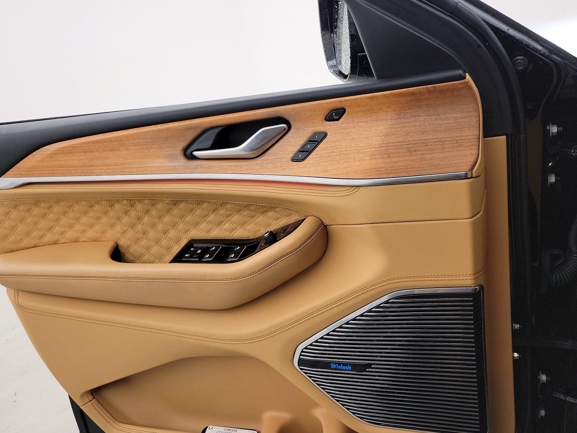 Thumbnail: 2022 Jeep Grand Cherokee - 12