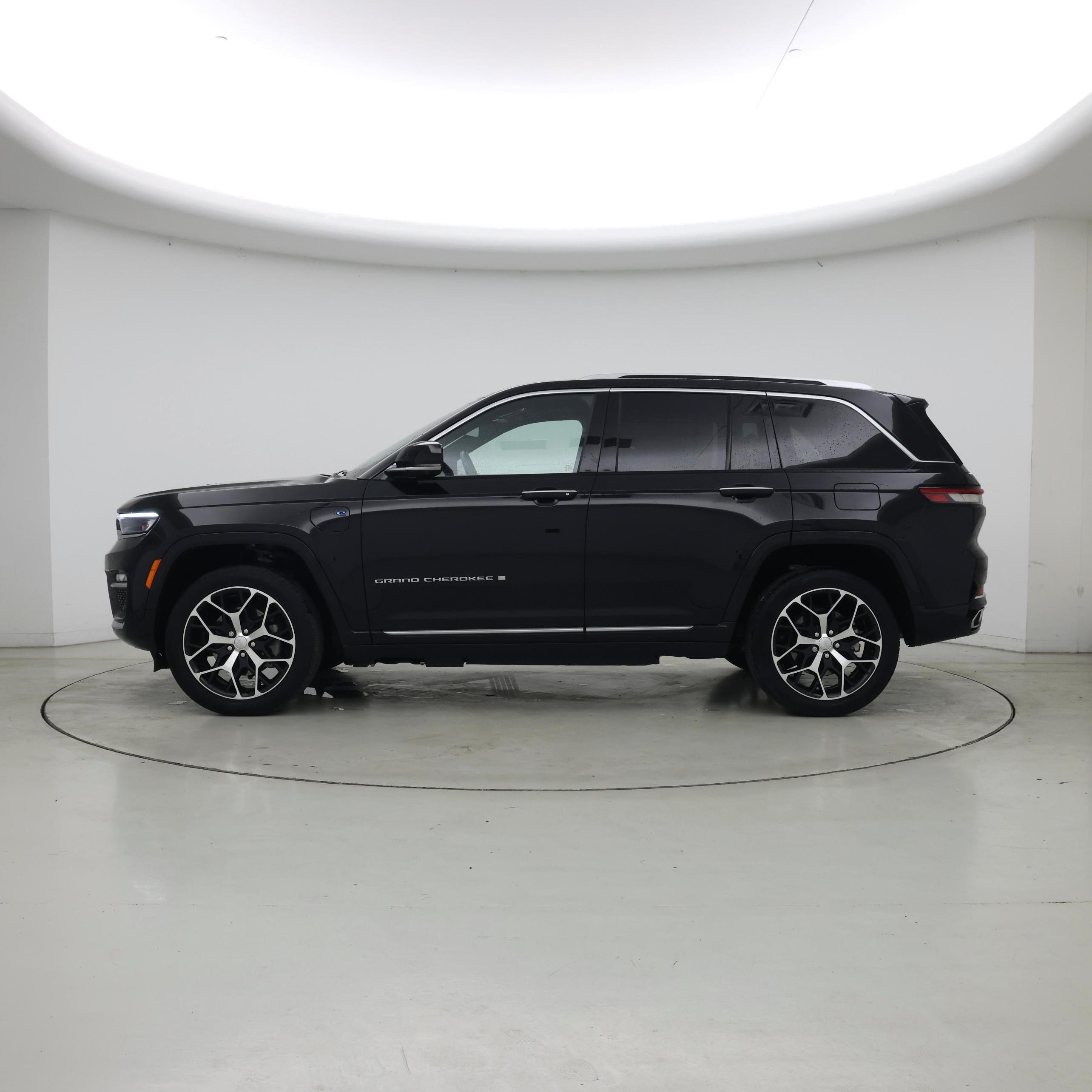 Thumbnail: 2022 Jeep Grand Cherokee - 3