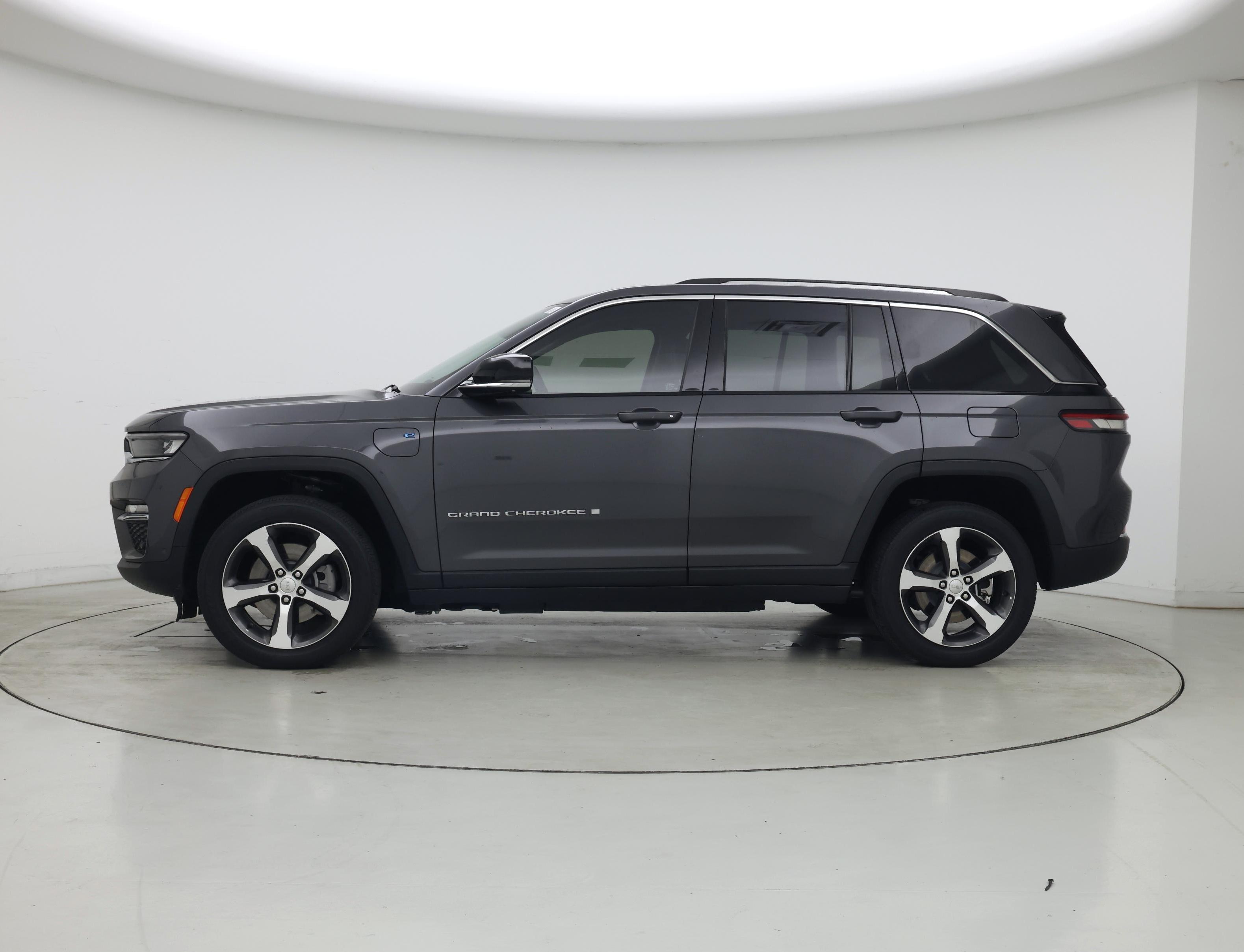 Thumbnail: 2022 Jeep Grand Cherokee - 3
