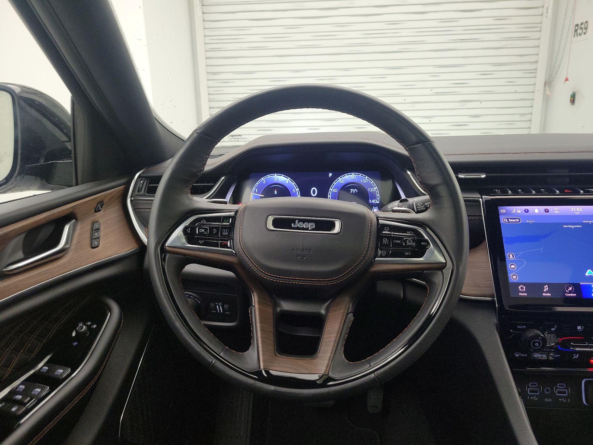 Thumbnail: 2023 Jeep Grand Cherokee - 10