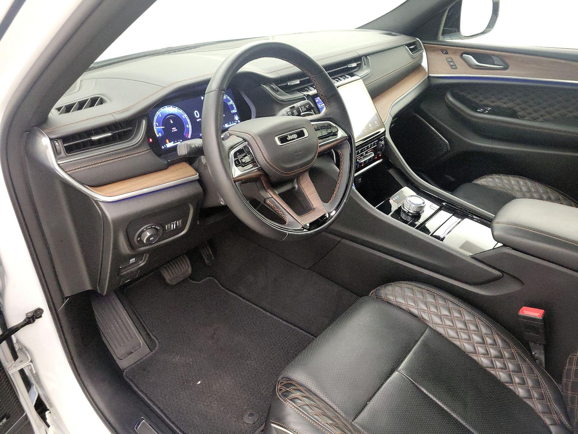 Thumbnail: 2023 Jeep Grand Cherokee - 11