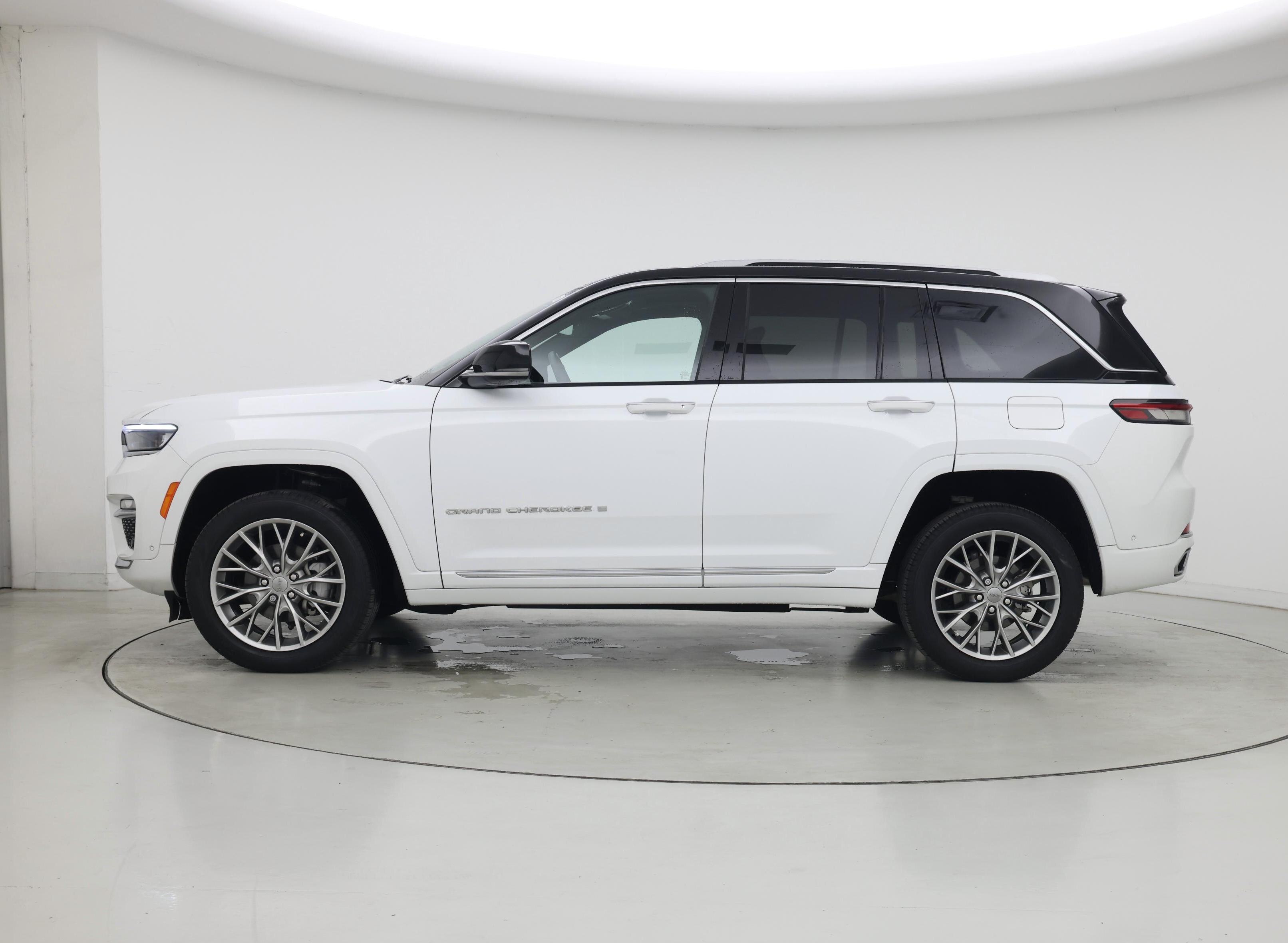 Thumbnail: 2023 Jeep Grand Cherokee - 3