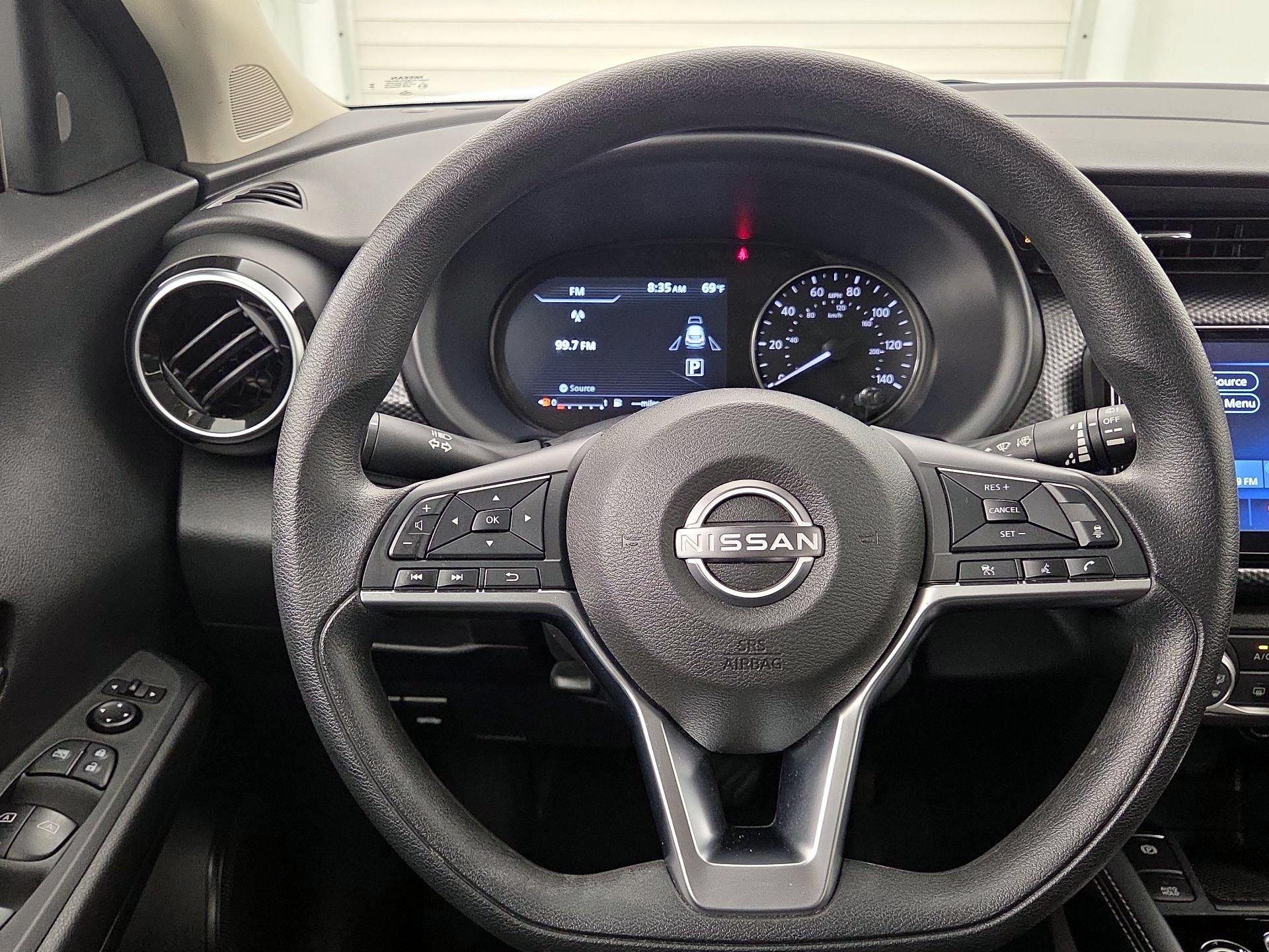 Thumbnail: 2023 Nissan Kicks - 10