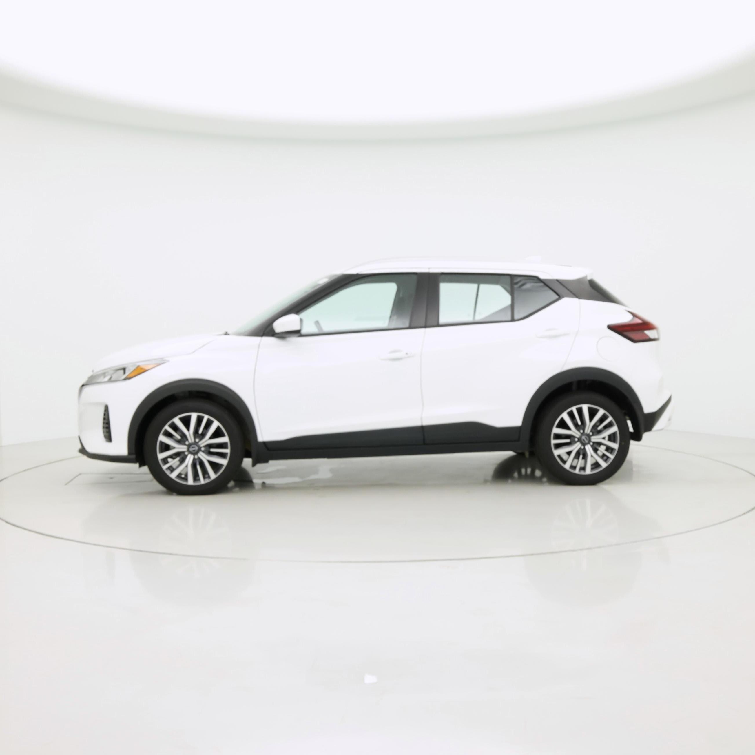 Thumbnail: 2023 Nissan Kicks - 3