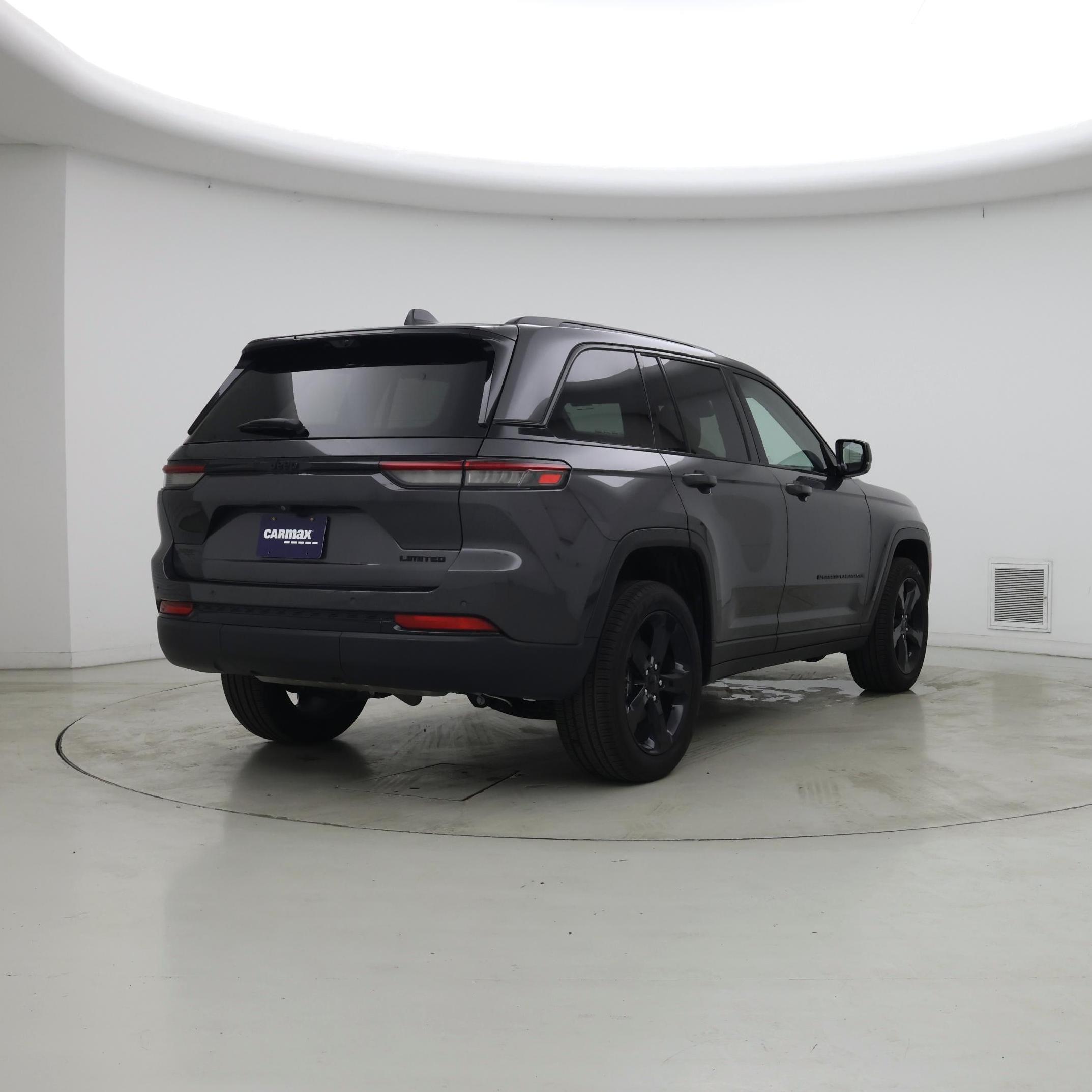 Thumbnail: 2023 Jeep Grand Cherokee - 8