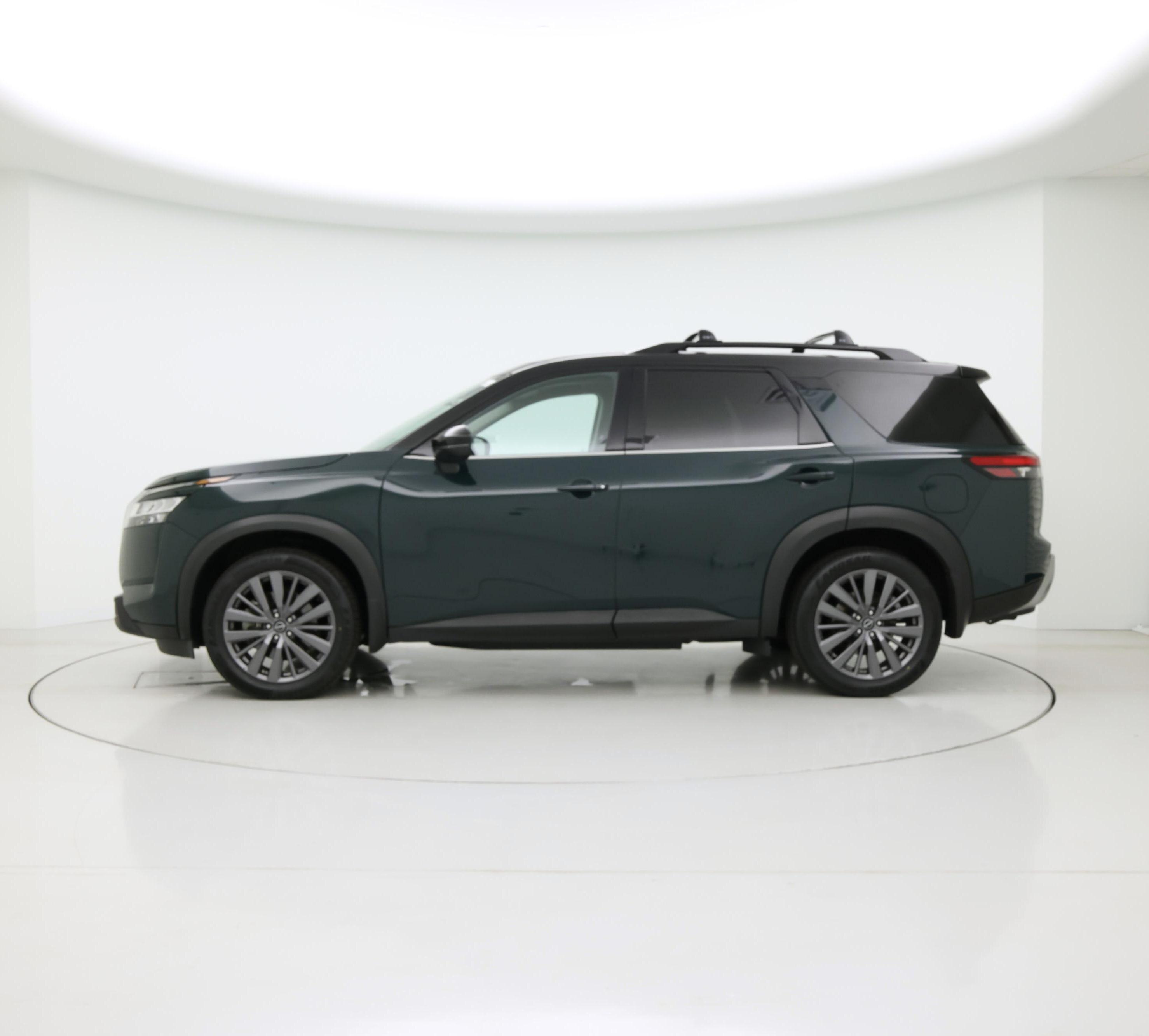 Thumbnail: 2023 Nissan Pathfinder - 3