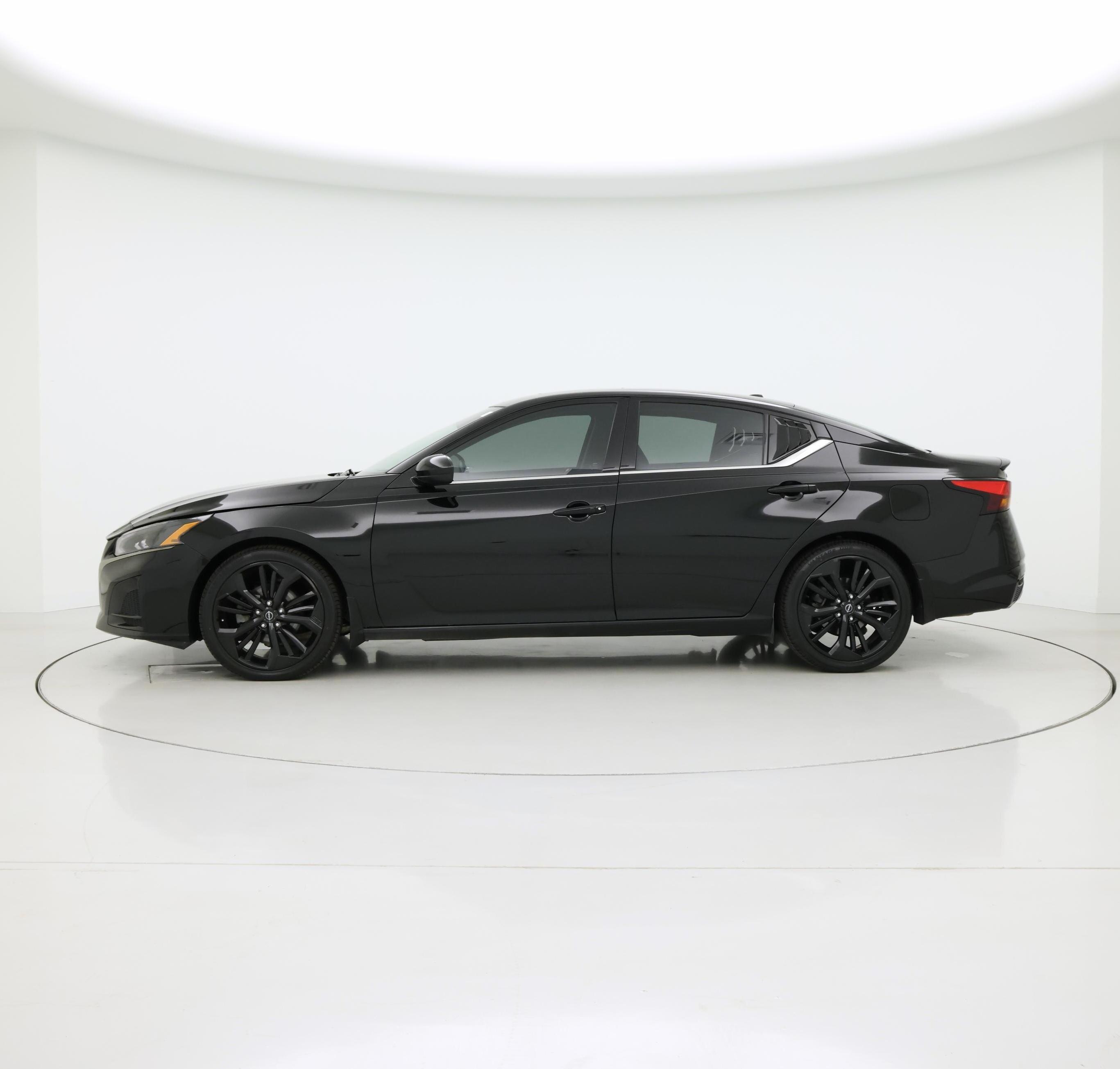 Thumbnail: 2023 Nissan Altima - 3
