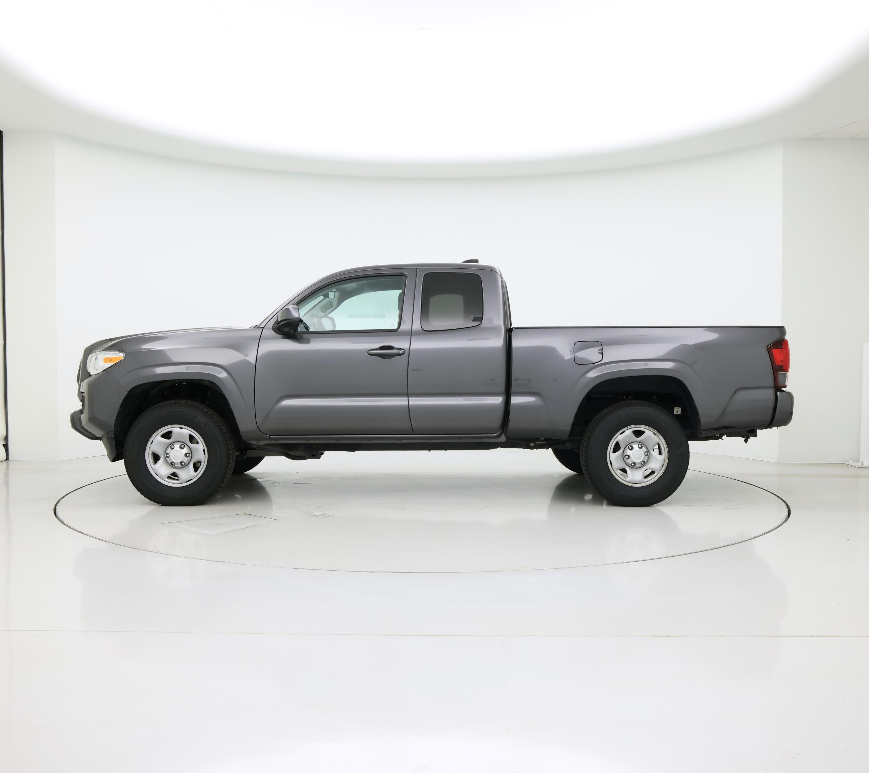 Thumbnail: 2022 Toyota Tacoma - 3