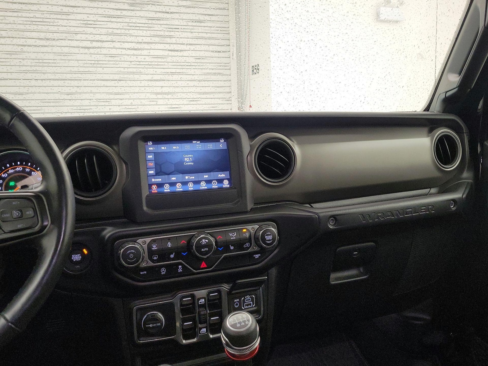Apple CarPlay® & Android Auto™