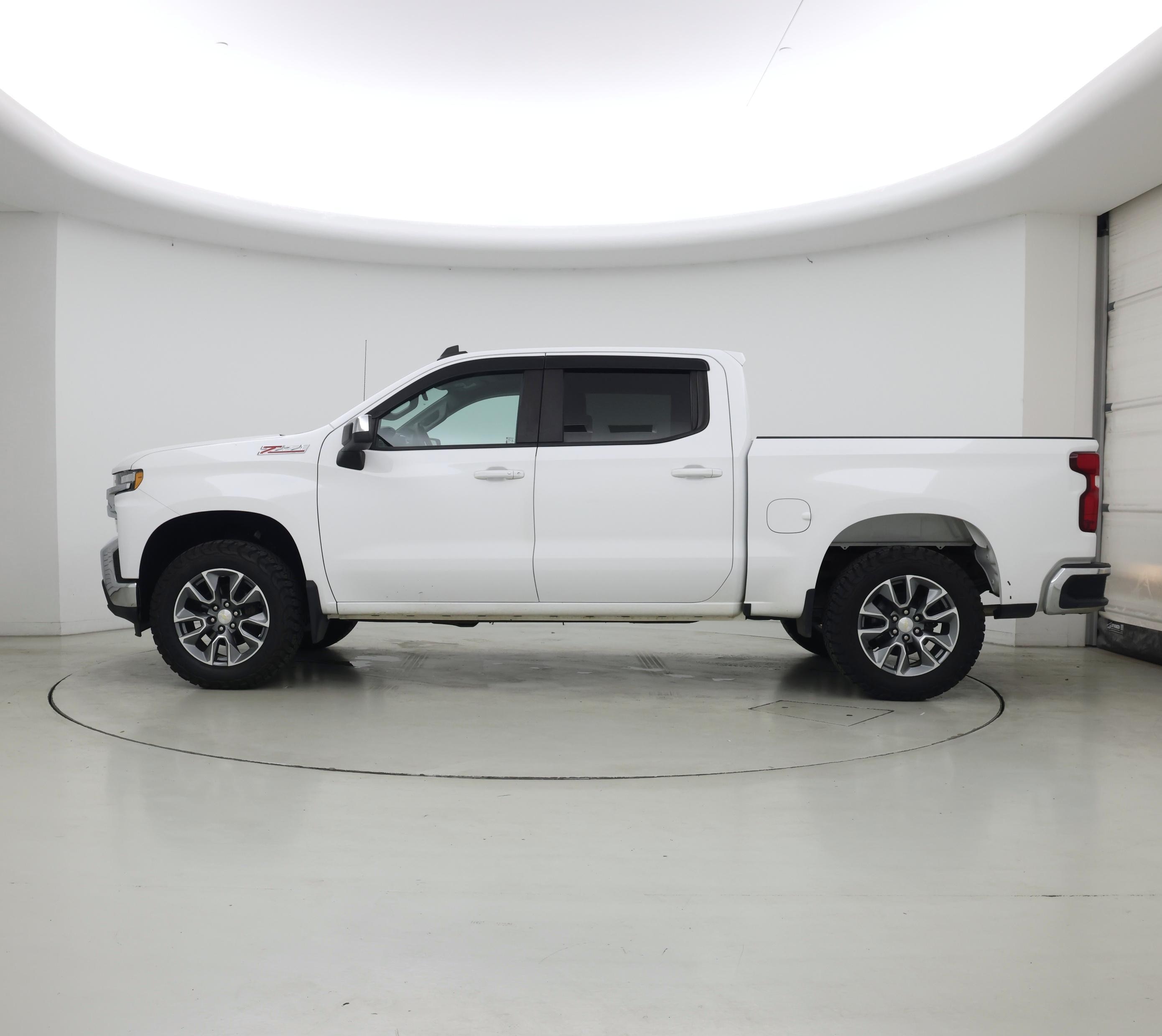 Thumbnail: 2020 Chevrolet Silverado 1500 - 3