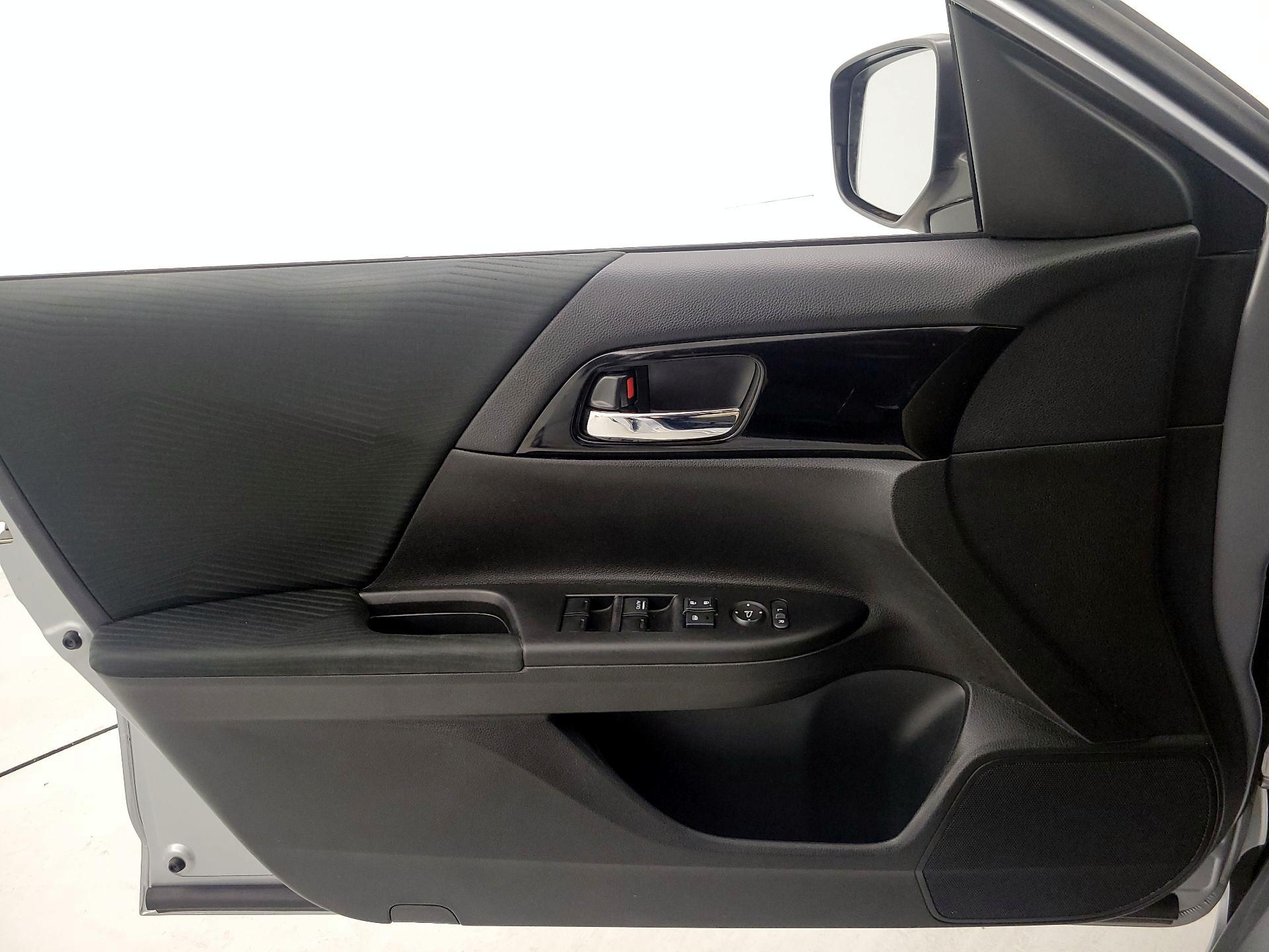 Thumbnail: 2016 Honda Accord - 12