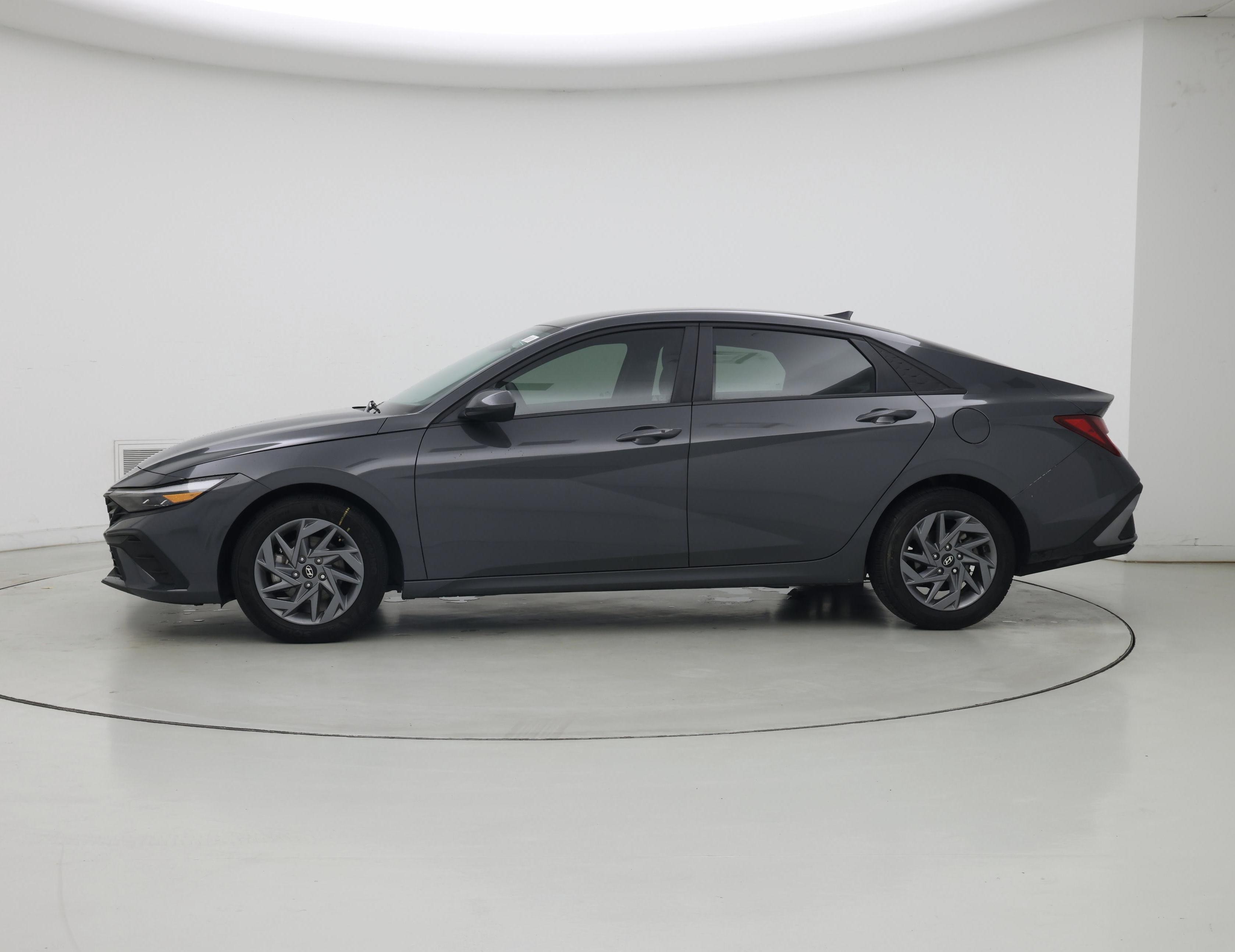 Thumbnail: 2024 Hyundai Elantra - 3