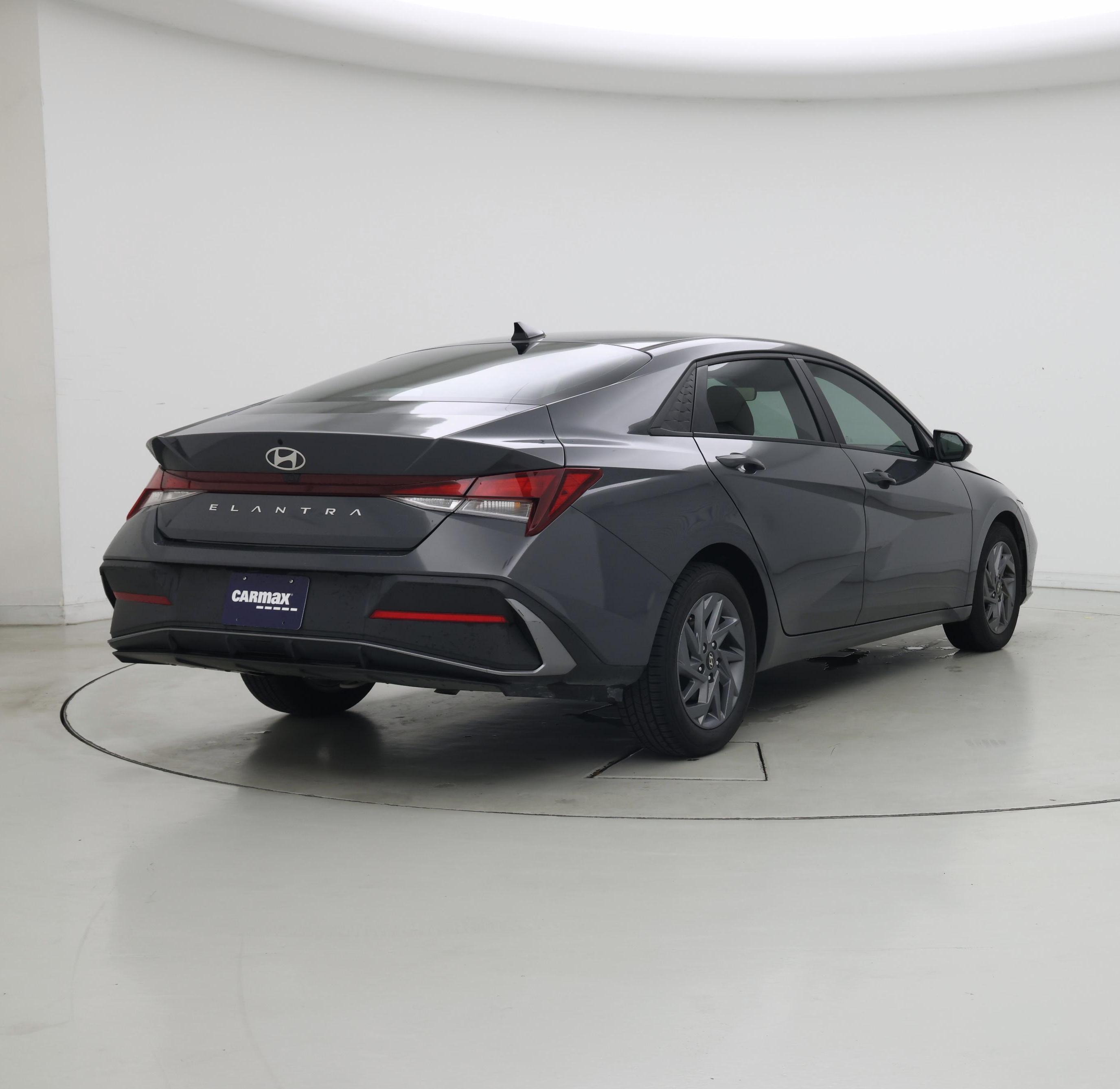 Thumbnail: 2024 Hyundai Elantra - 8