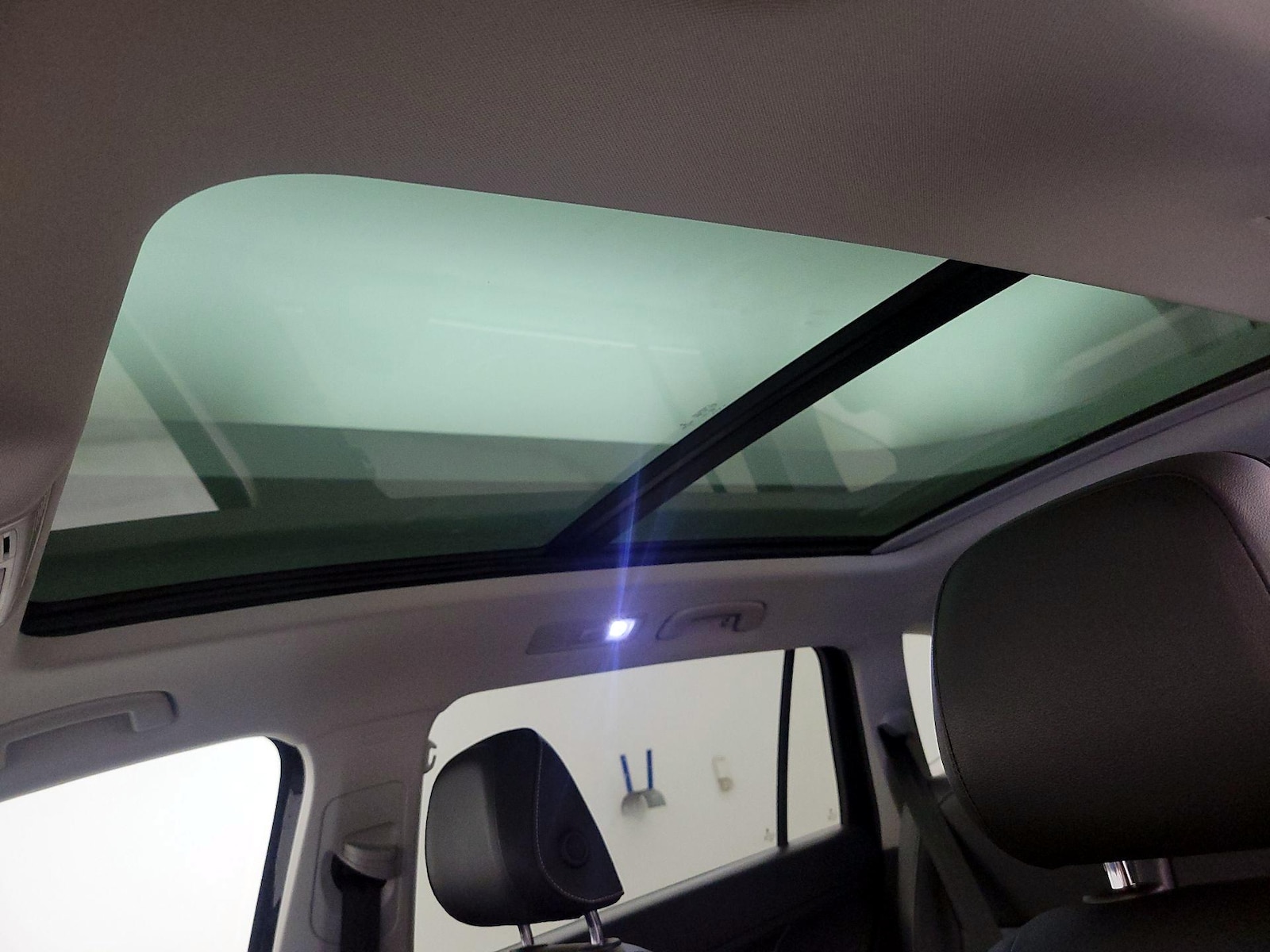 2022 Volkswagen Tiguan SE - Photo 21