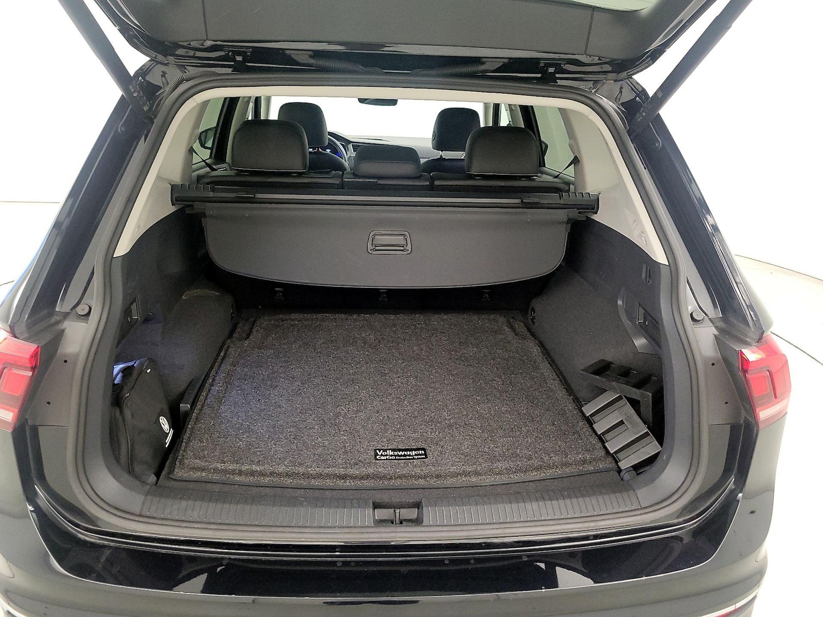 2022 Volkswagen Tiguan SE - Photo 23