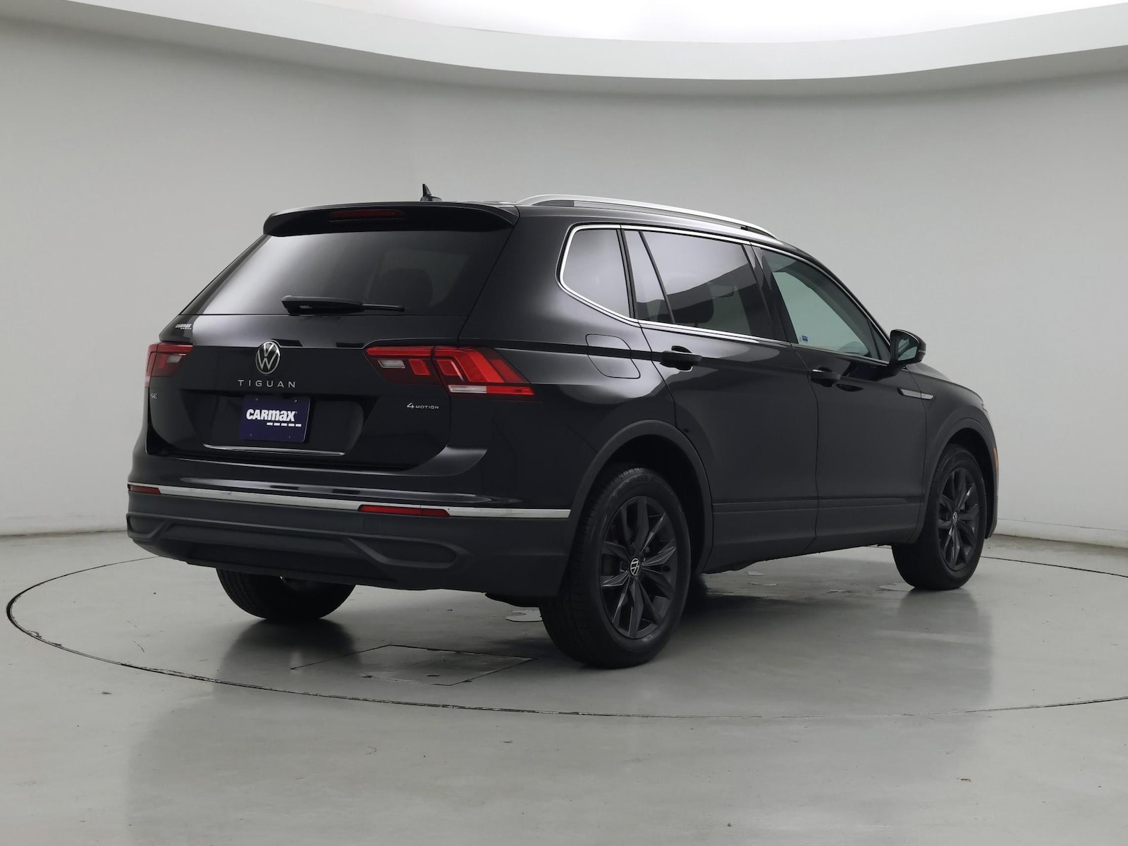 2022 Volkswagen Tiguan SE - Photo 9