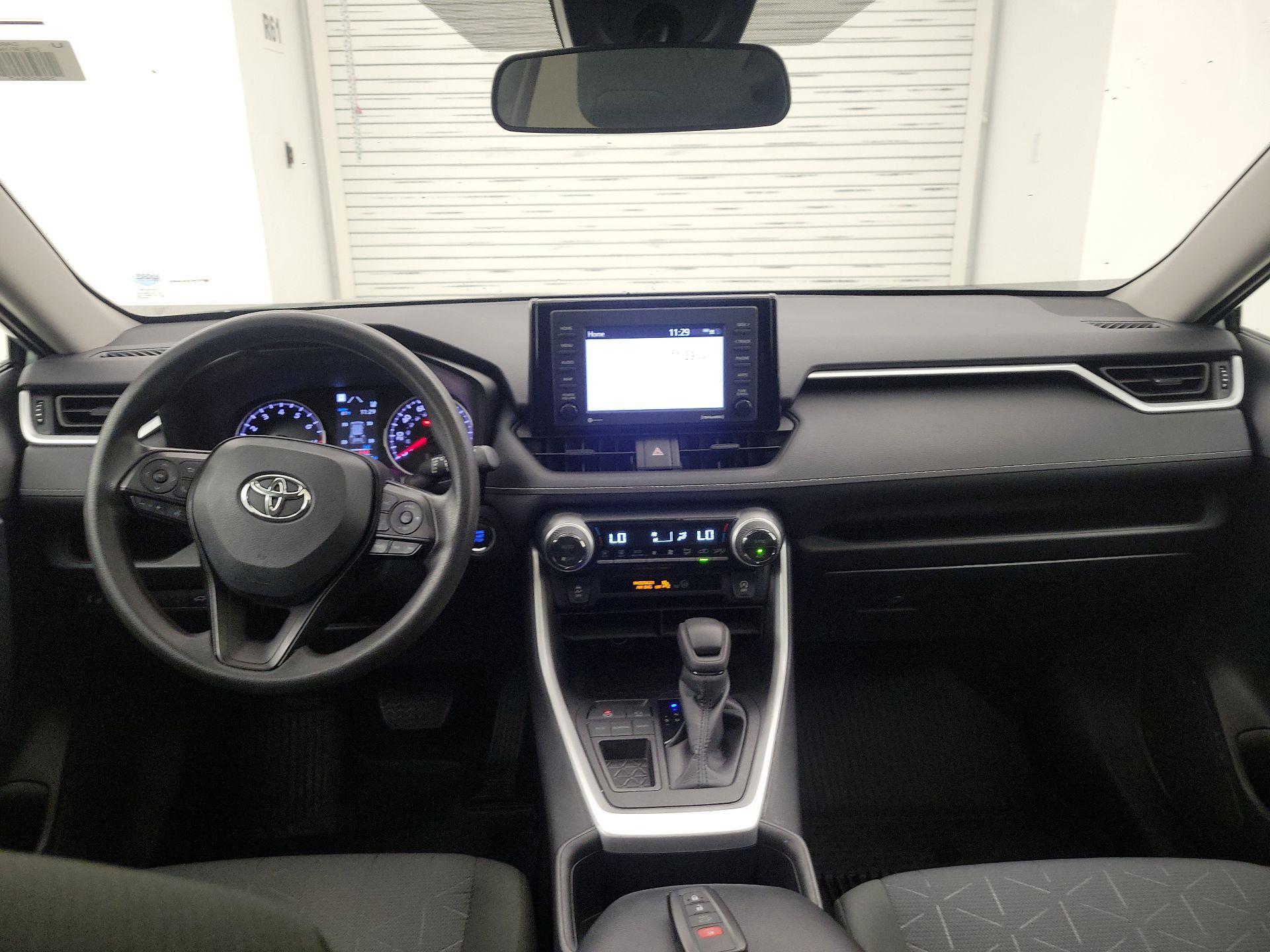 Thumbnail: 2022 Toyota RAV4 - 9