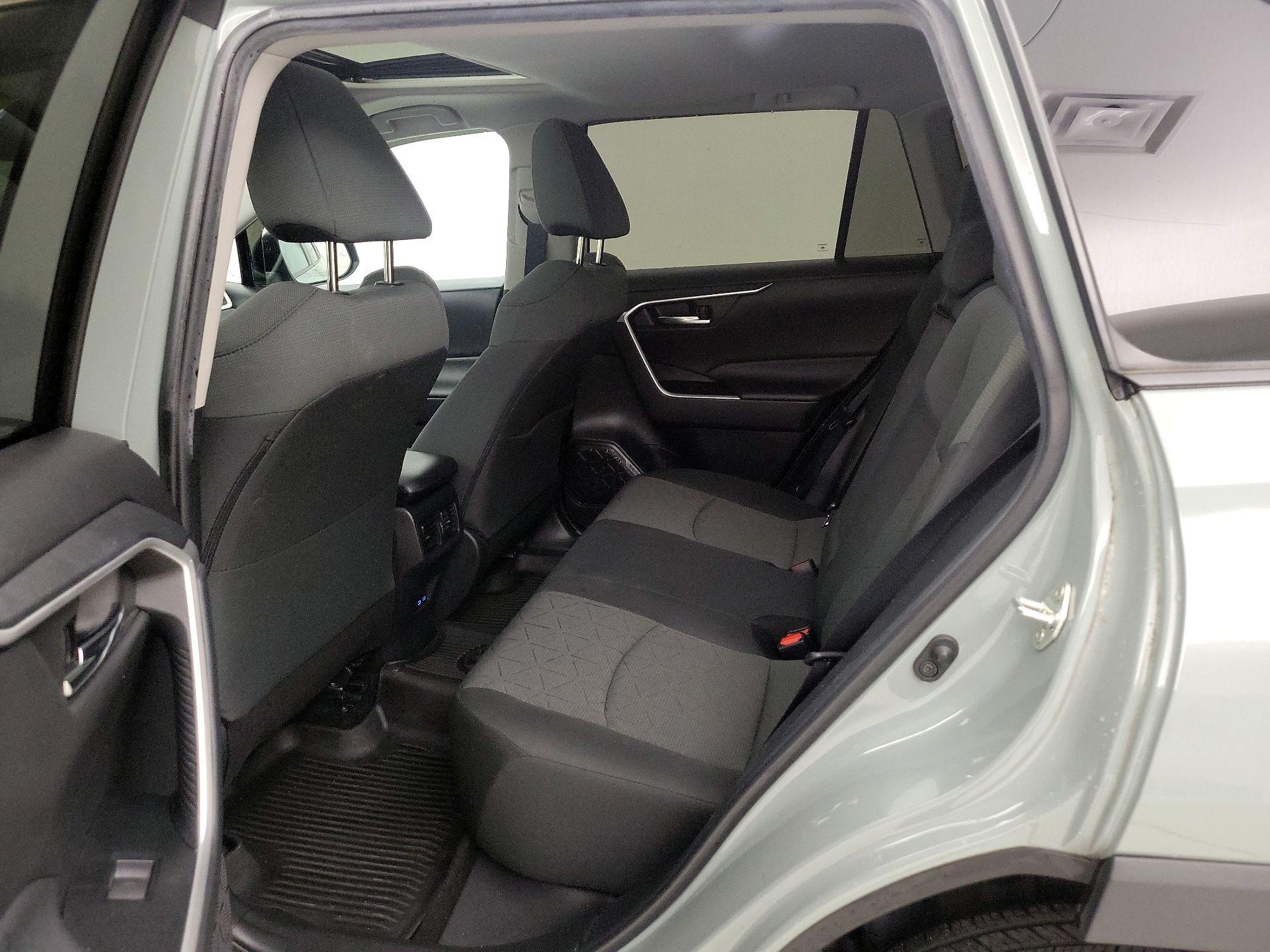Thumbnail: 2022 Toyota RAV4 - 20