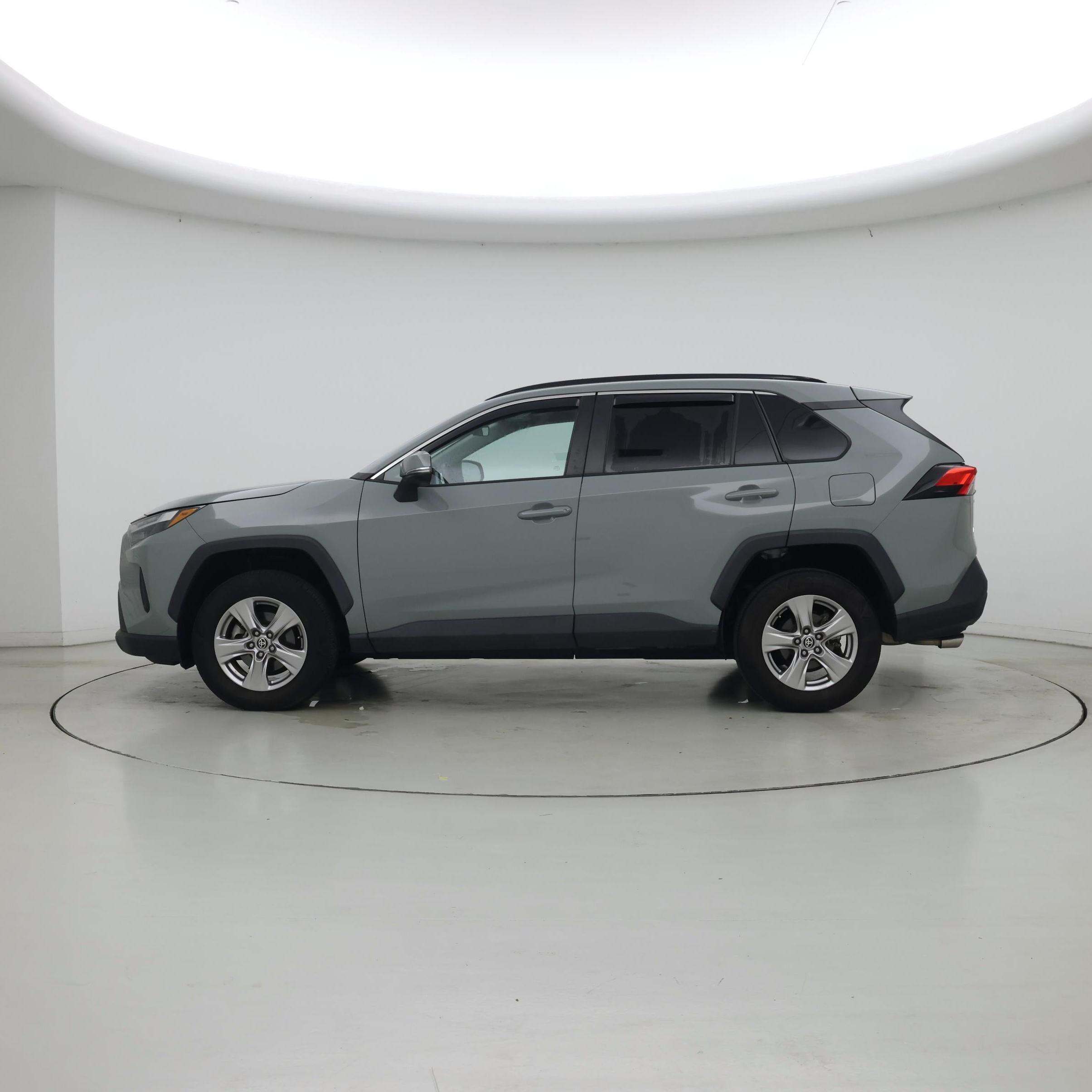 Thumbnail: 2022 Toyota RAV4 - 3