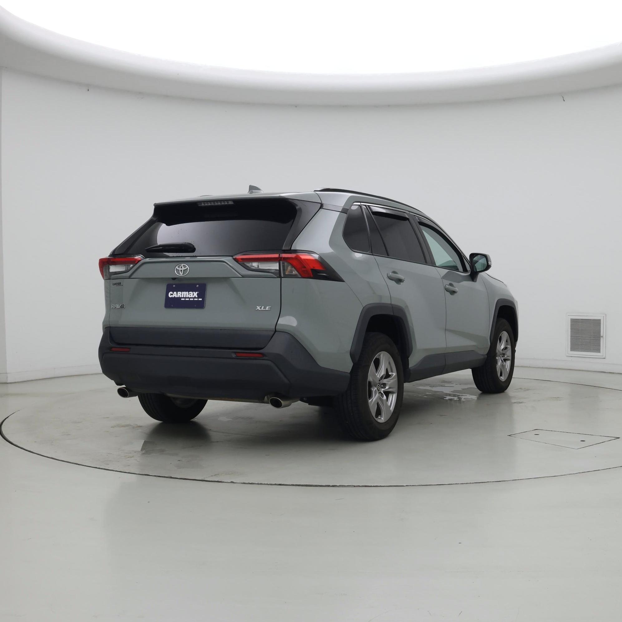 Thumbnail: 2022 Toyota RAV4 - 8