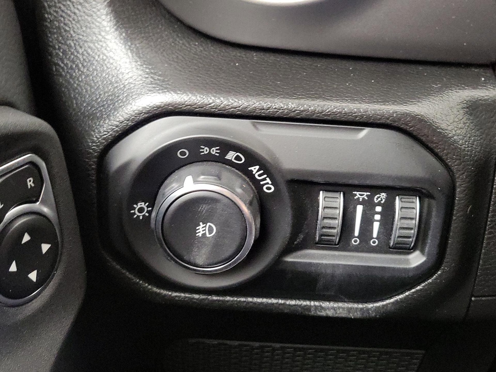 2022 Jeep Wrangler Rubicon - Photo 14