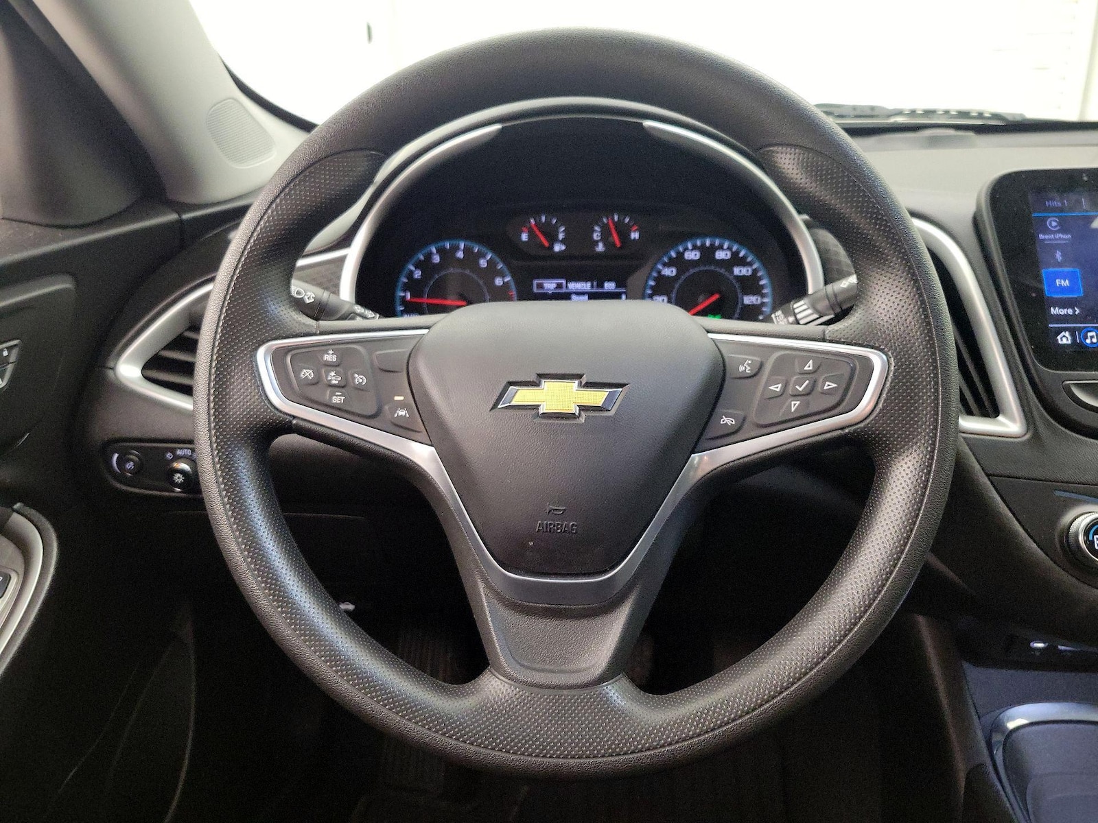 2023 Chevrolet Malibu 1LT - Photo 11