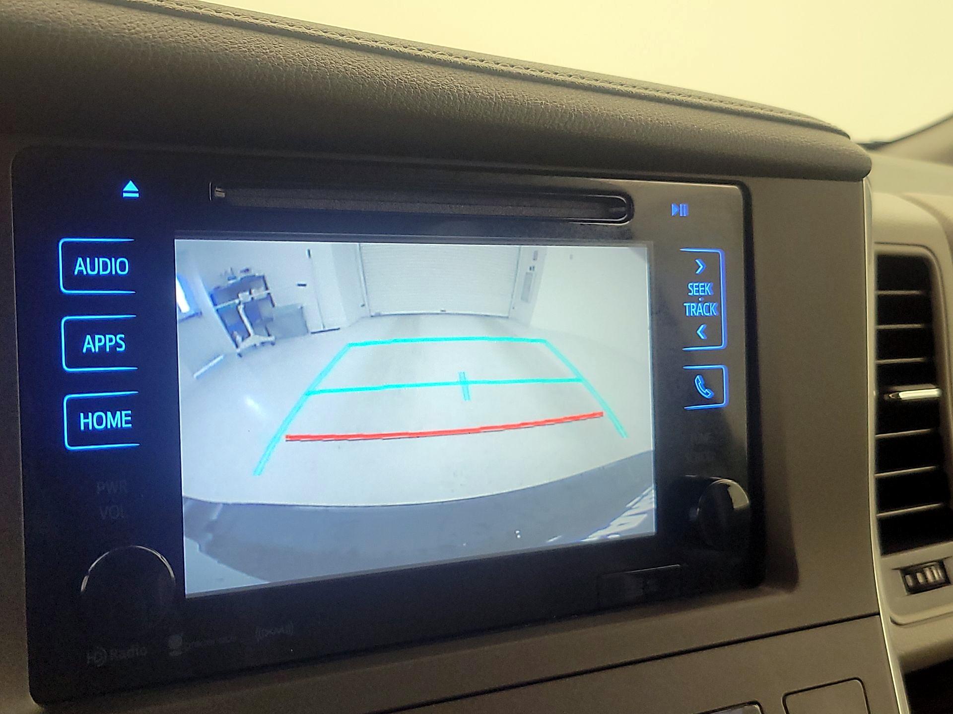 Thumbnail: 2016 Toyota Sienna - 15