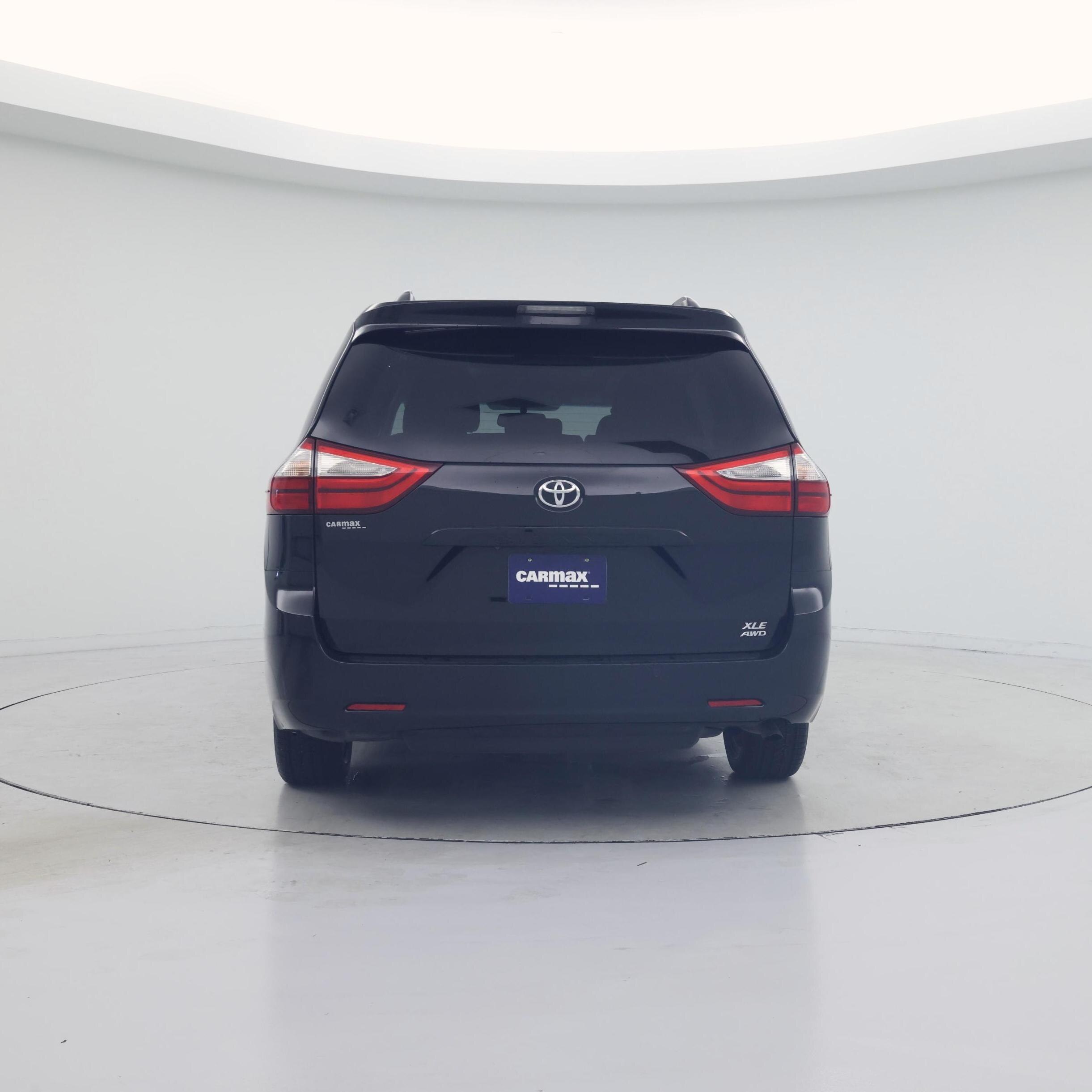Thumbnail: 2016 Toyota Sienna - 6